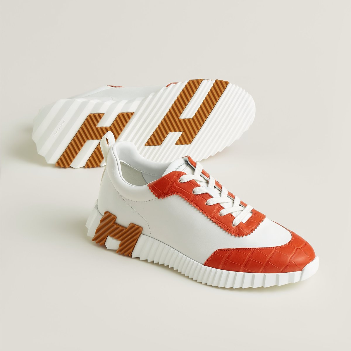 Bouncing sneaker