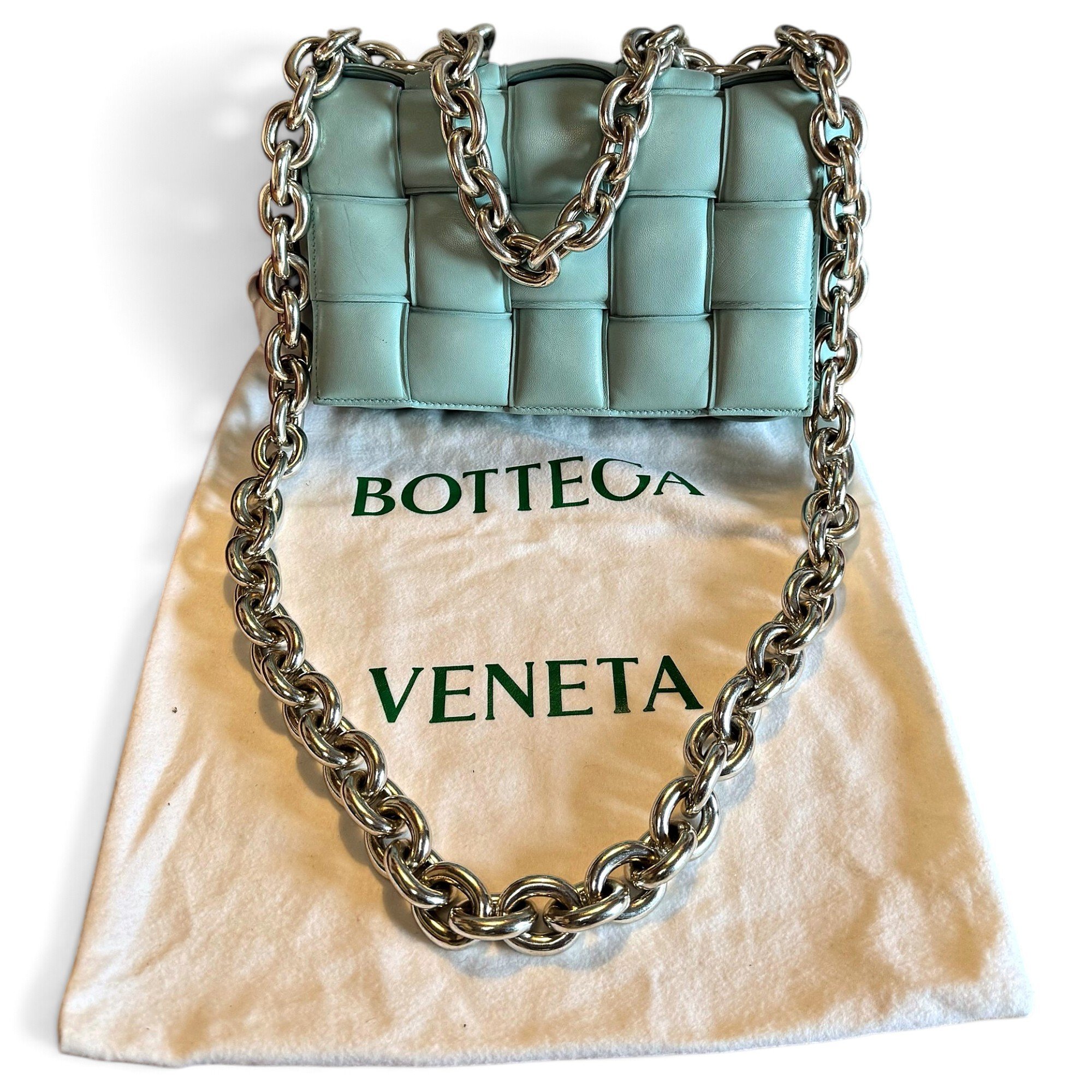 Chain Cassette leather handbag