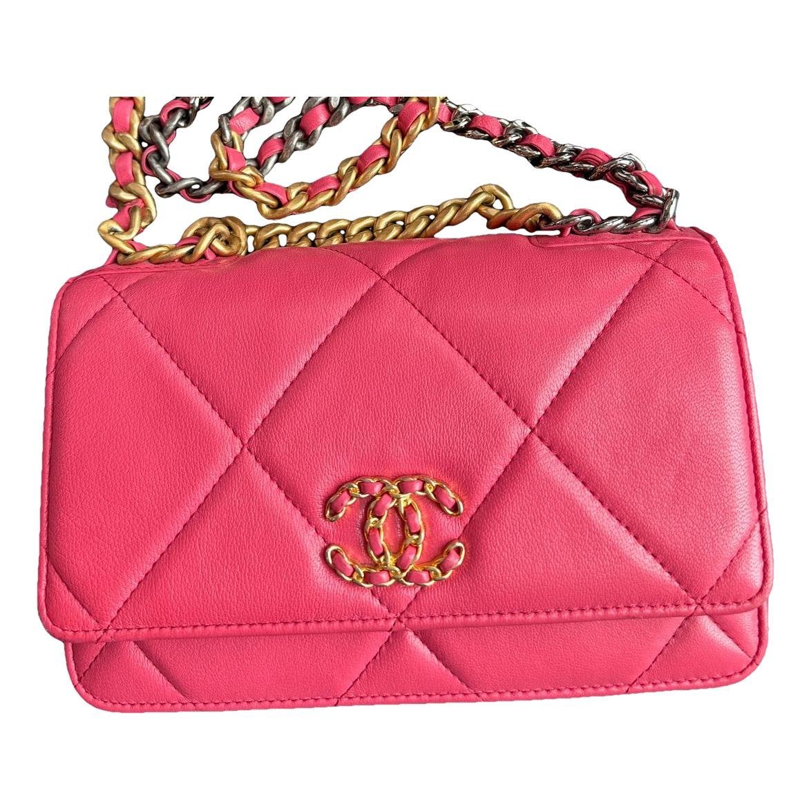 Wallet On Chain Chanel 19 leather handbag