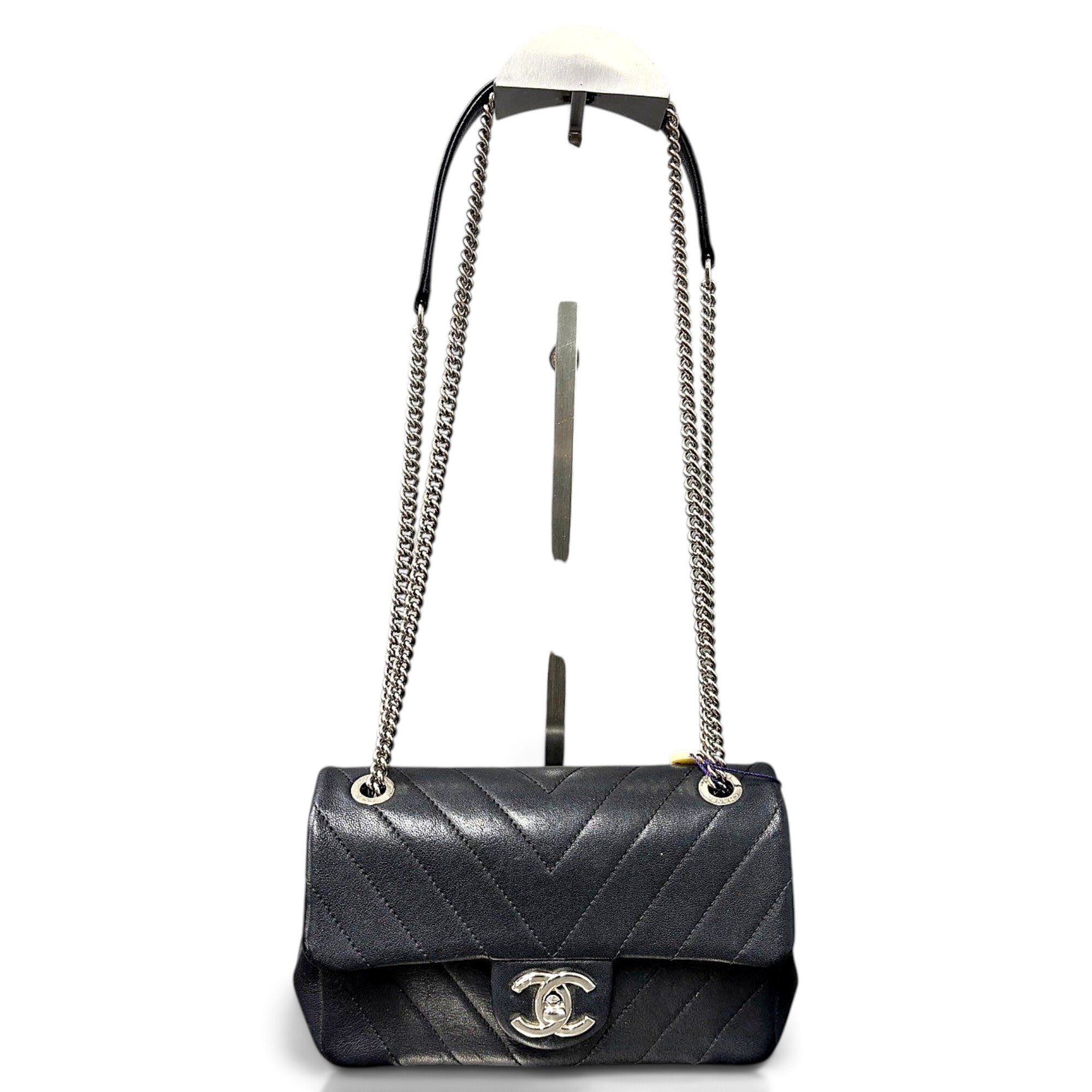 Timeless/Classique leather crossbody bag