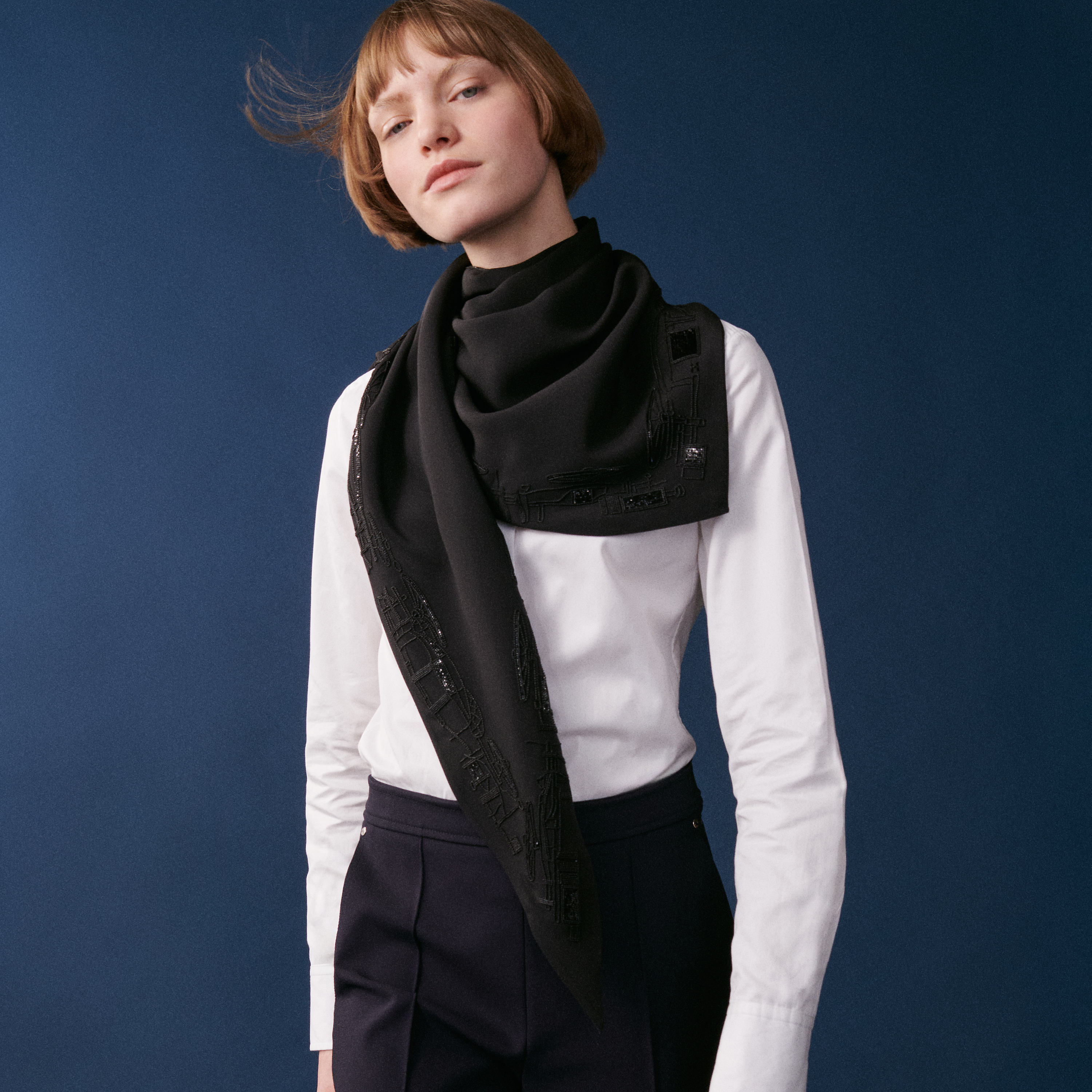 Complication Equestre Exceptional embroidered triangle scarf
