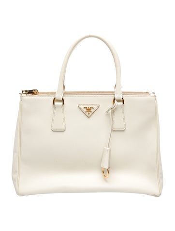 Saffiano Leather Galleria Double Zip Medium