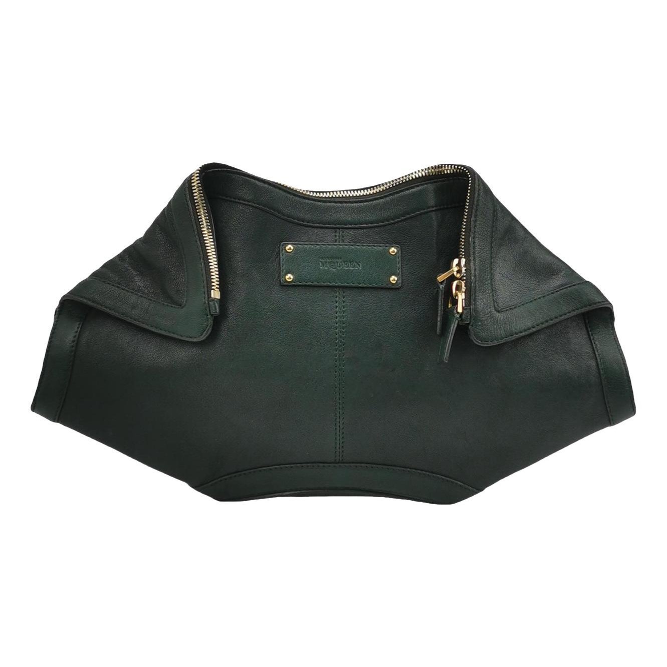 Manta leather clutch bag