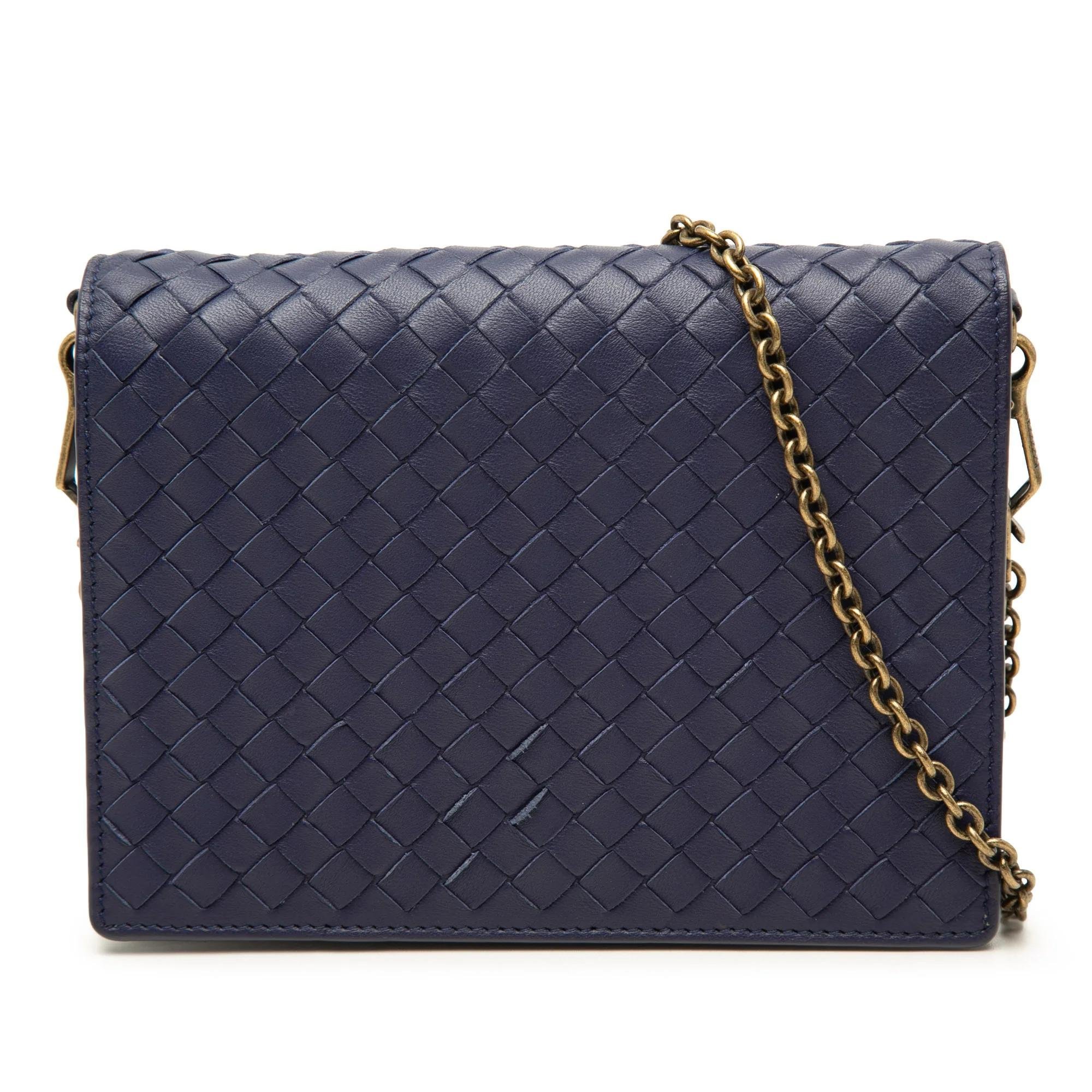 Veneta leather handbag