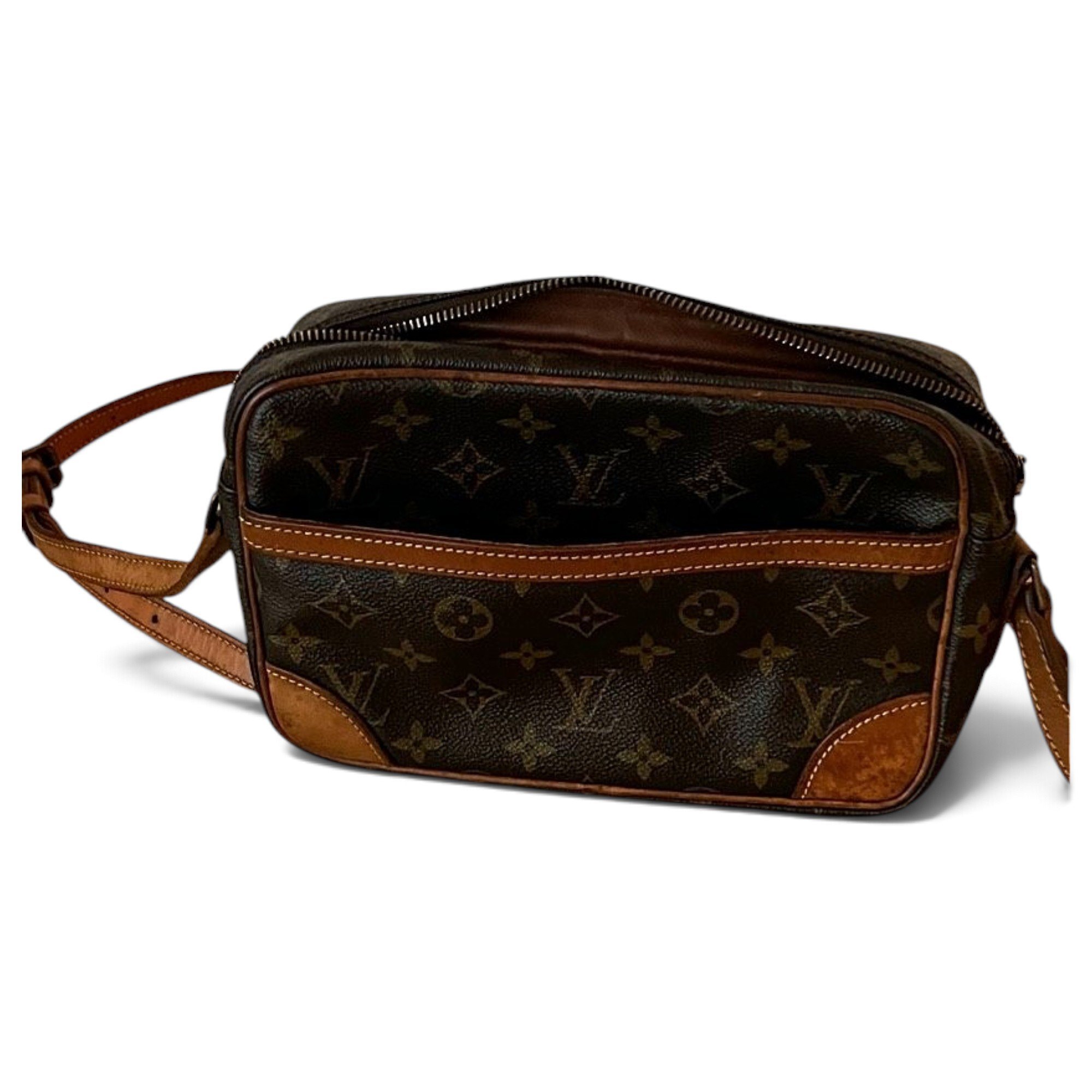 Reporter leather crossbody bag