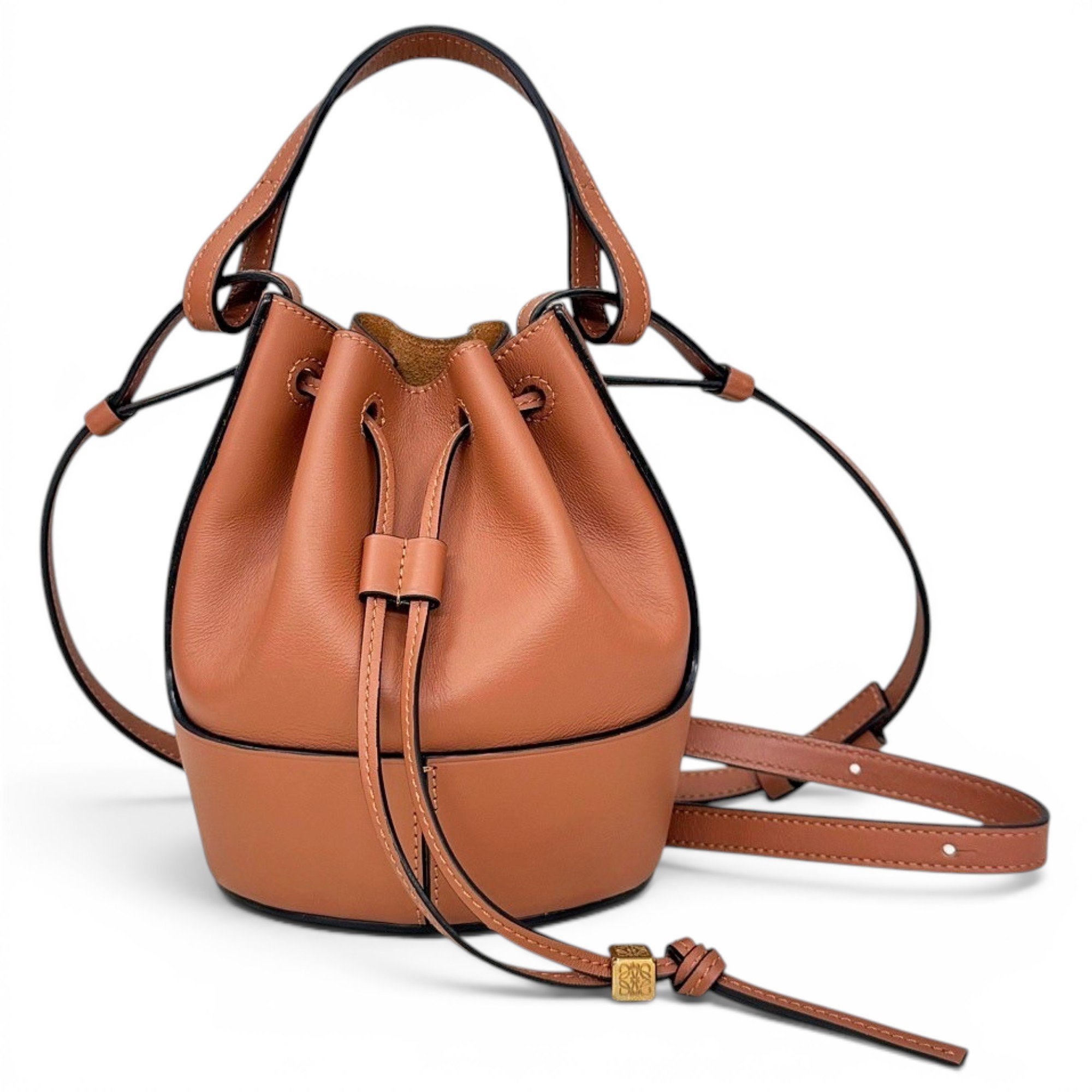 Balloon leather handbag