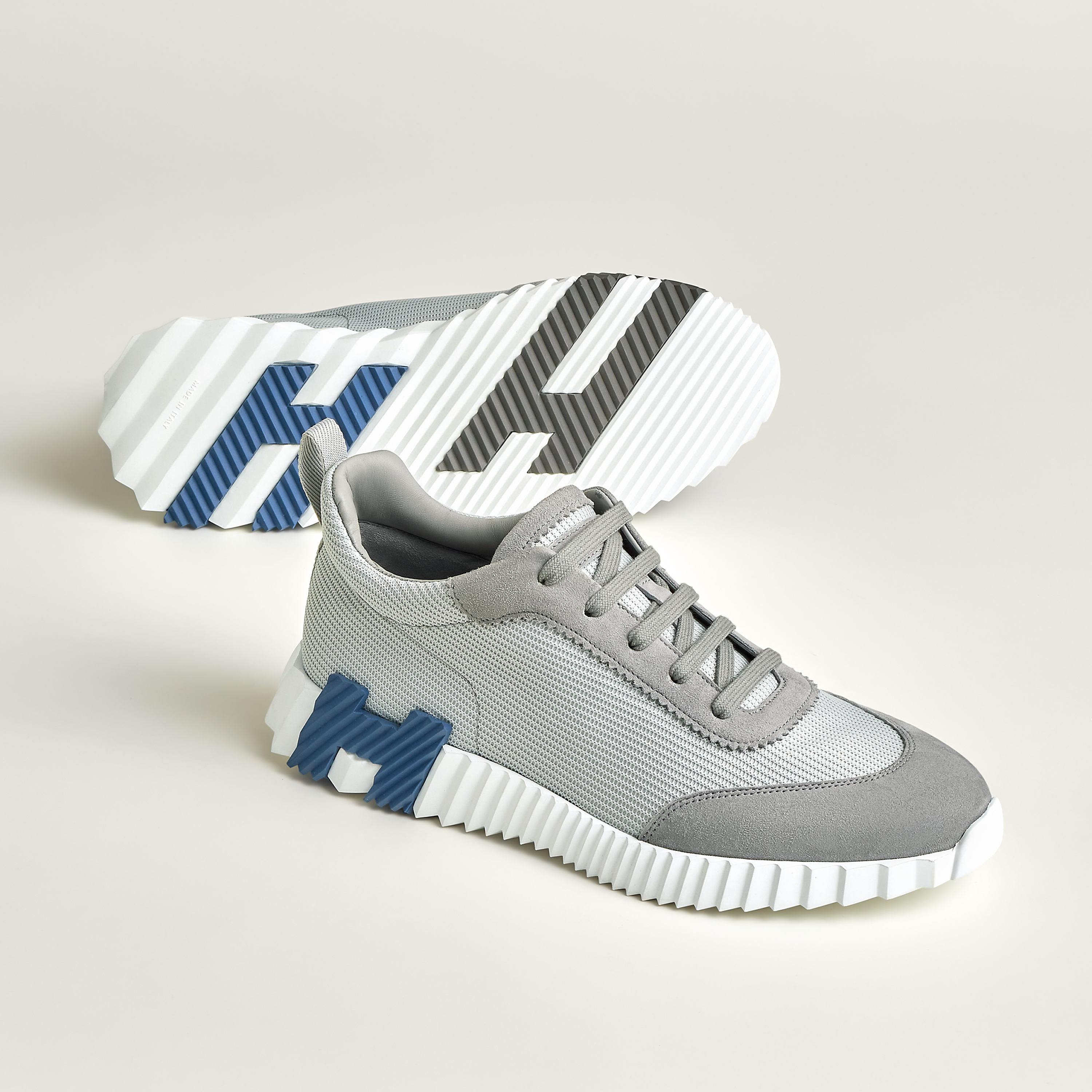 Bouncing sneaker