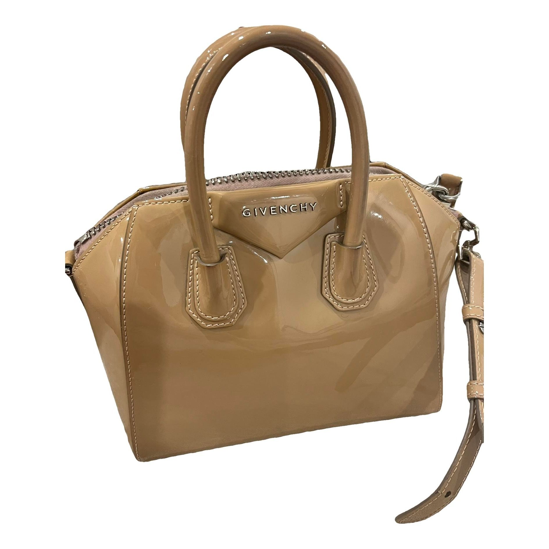 Antigona patent leather handbag