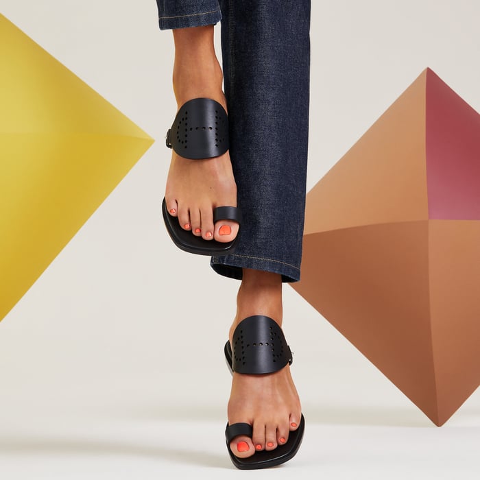 Noir Hera Sandal