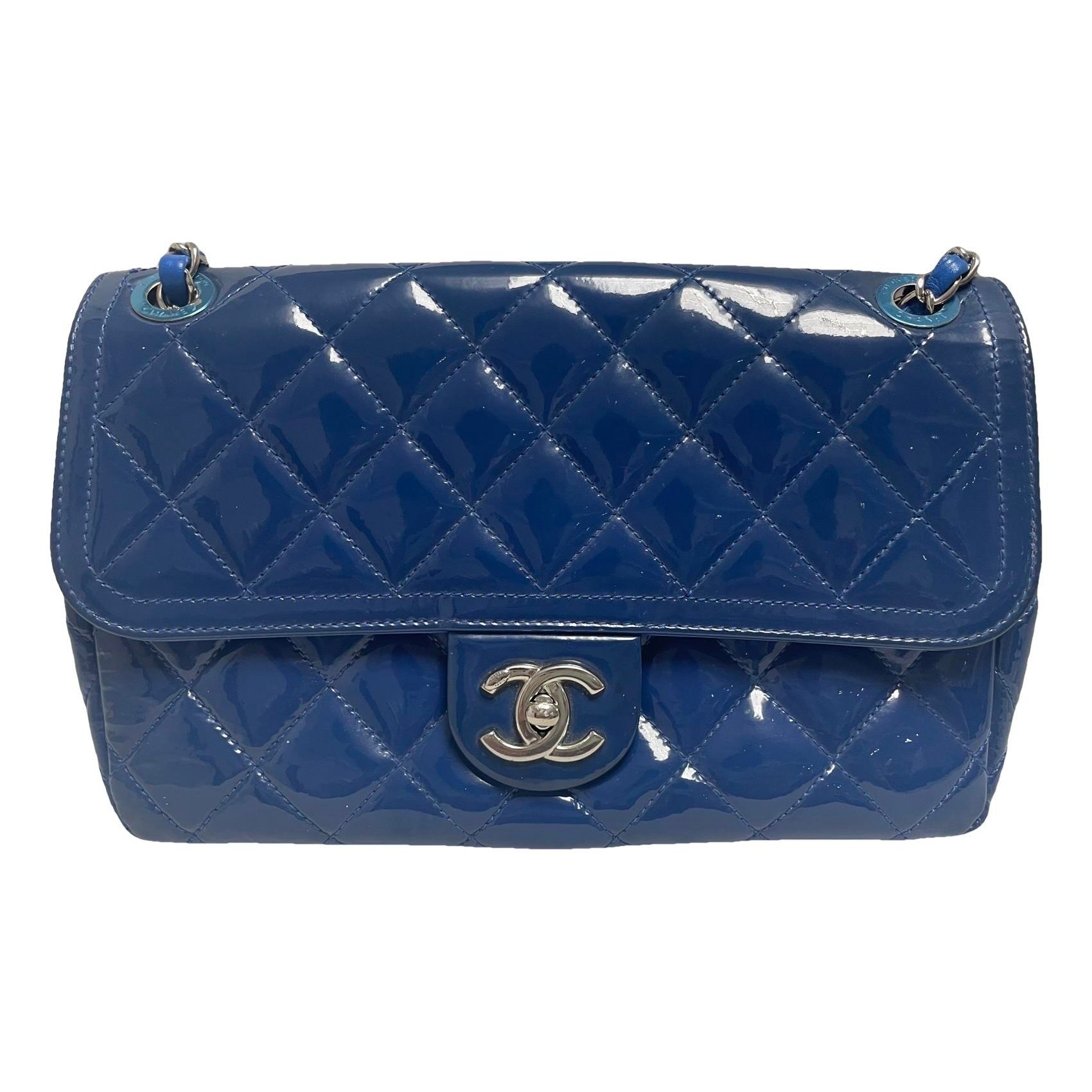 Timeless/Classique patent leather crossbody bag