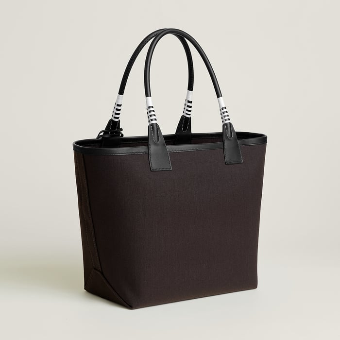 Steeple 28 Bag