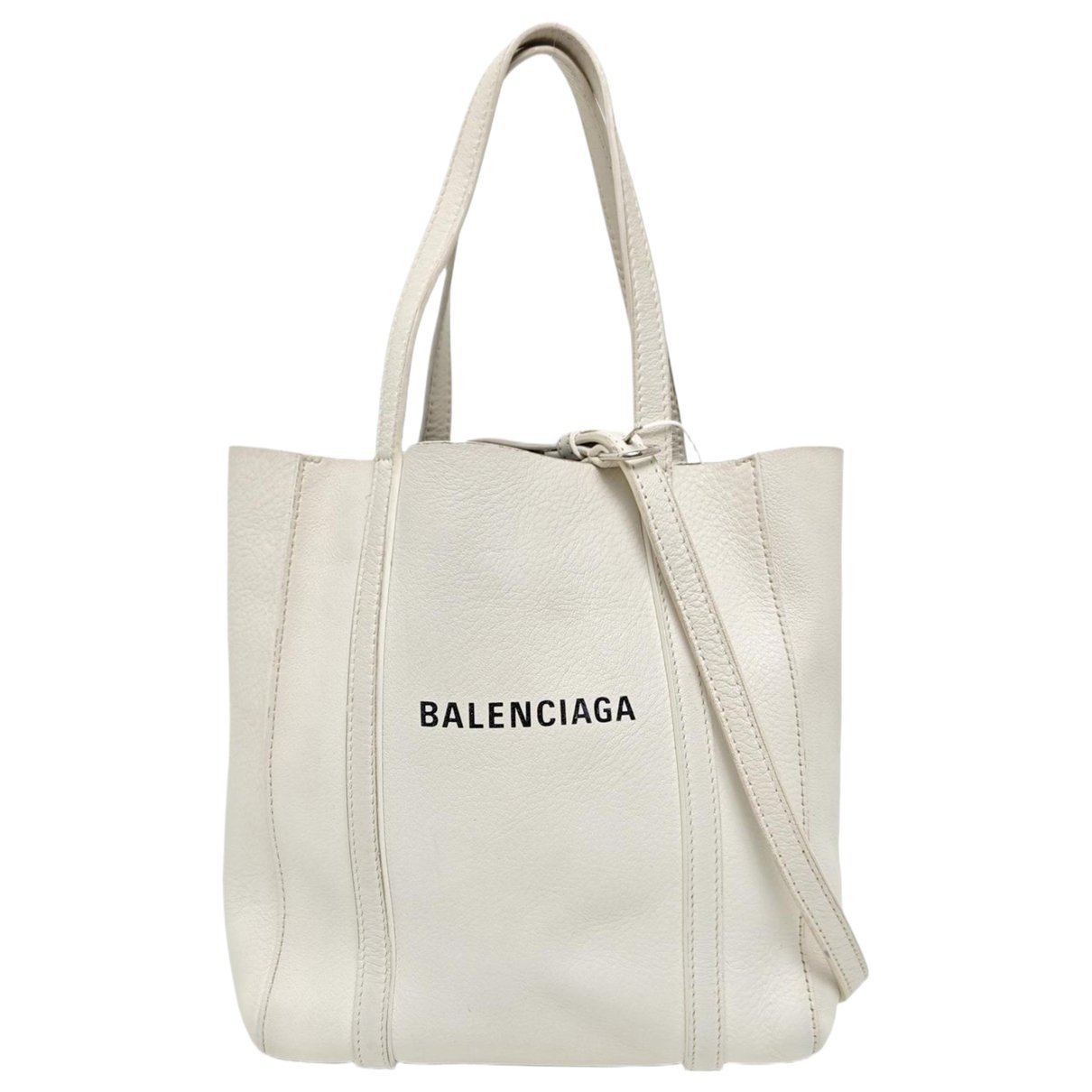 Everyday leather handbag