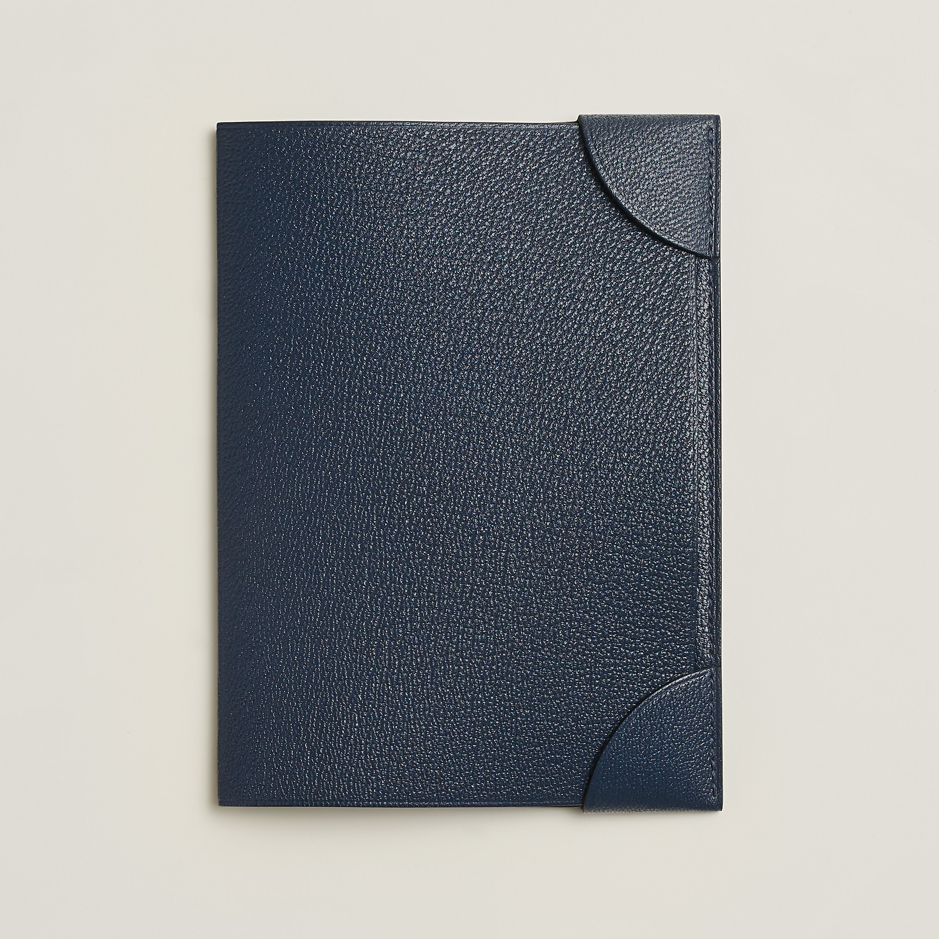Coins de Malle passport holder