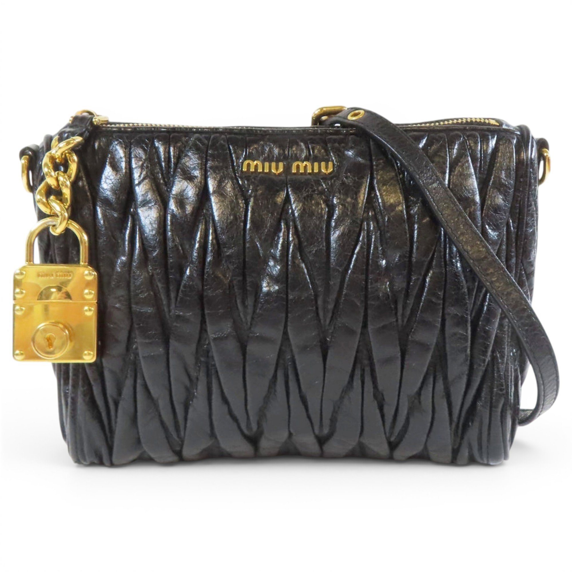 Matelassé leather handbag