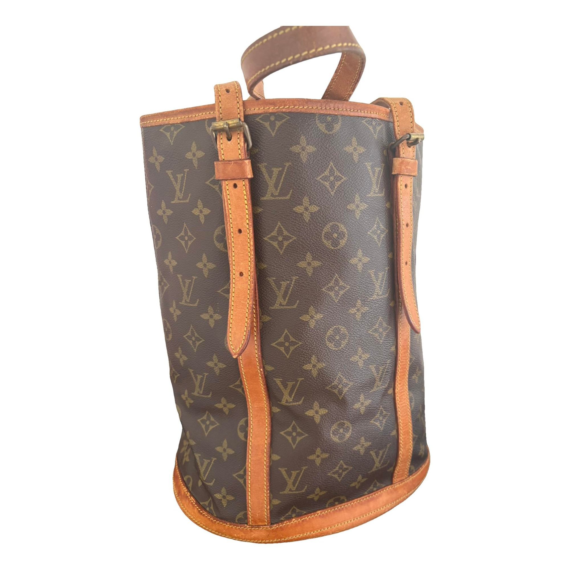 Bucket leather handbag