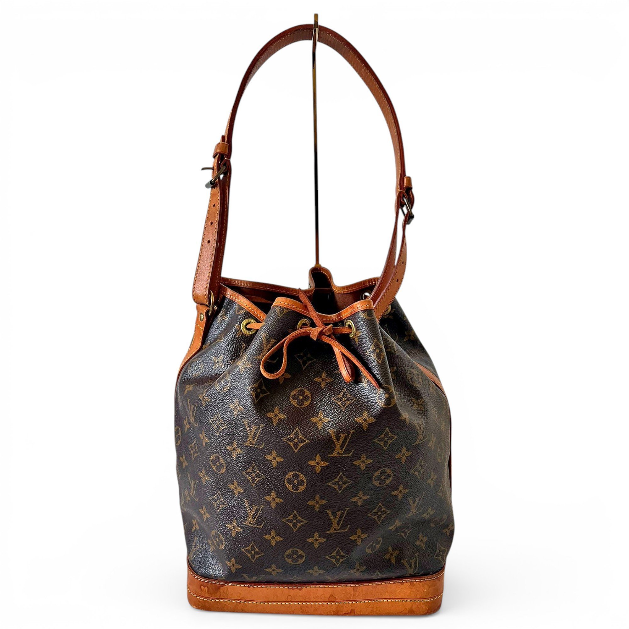 Noé leather handbag