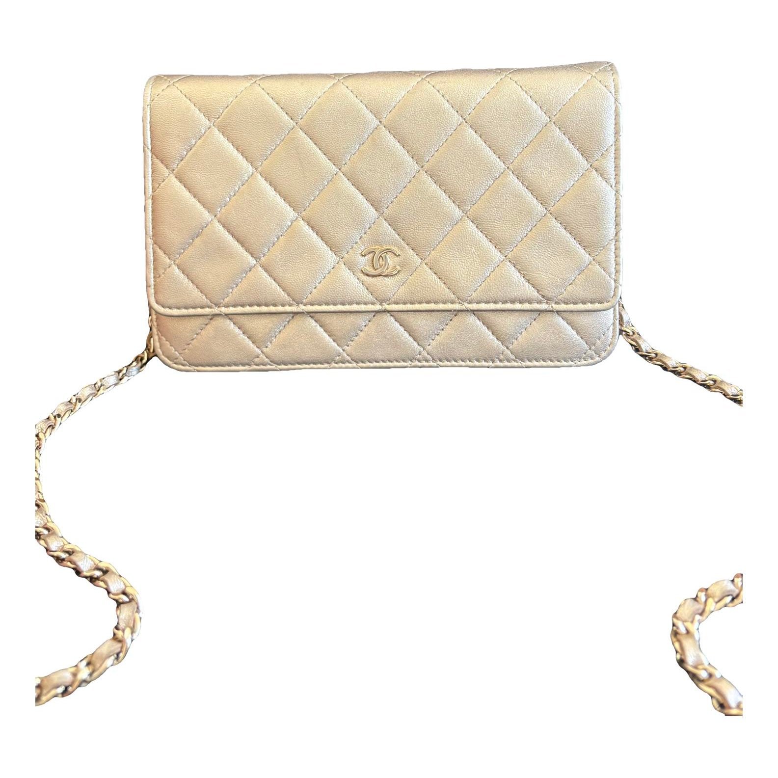 Wallet On Chain Timeless/Classique leather crossbody bag