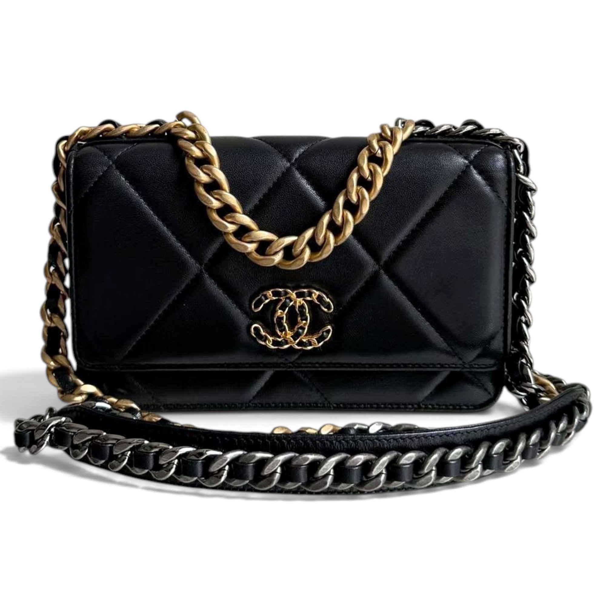 Chanel 19 leather handbag
