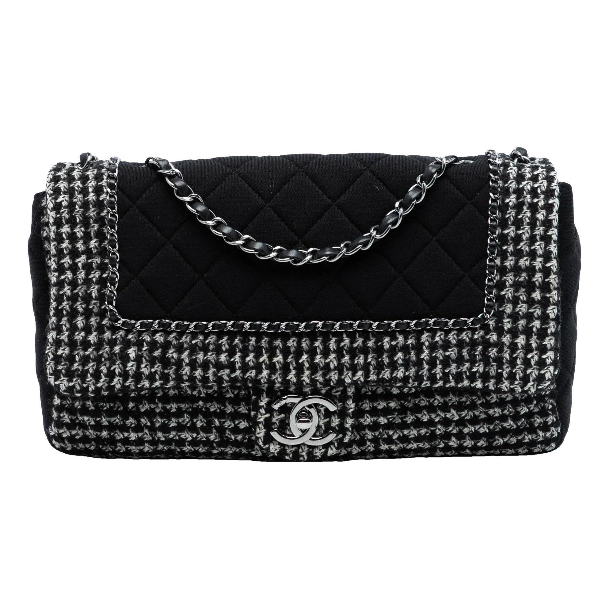 Timeless/Classique tweed handbag