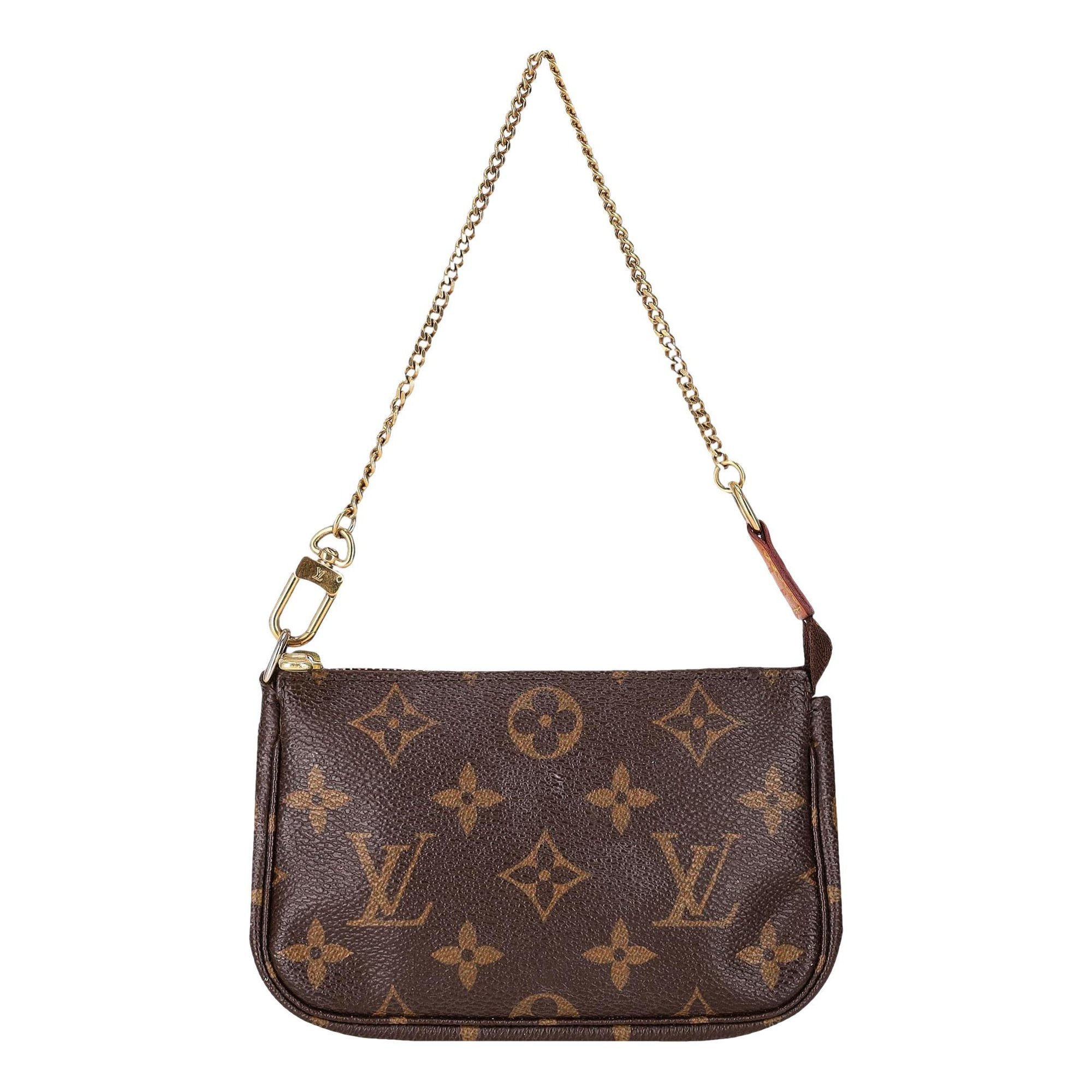 Pochette Accessoire leather handbag