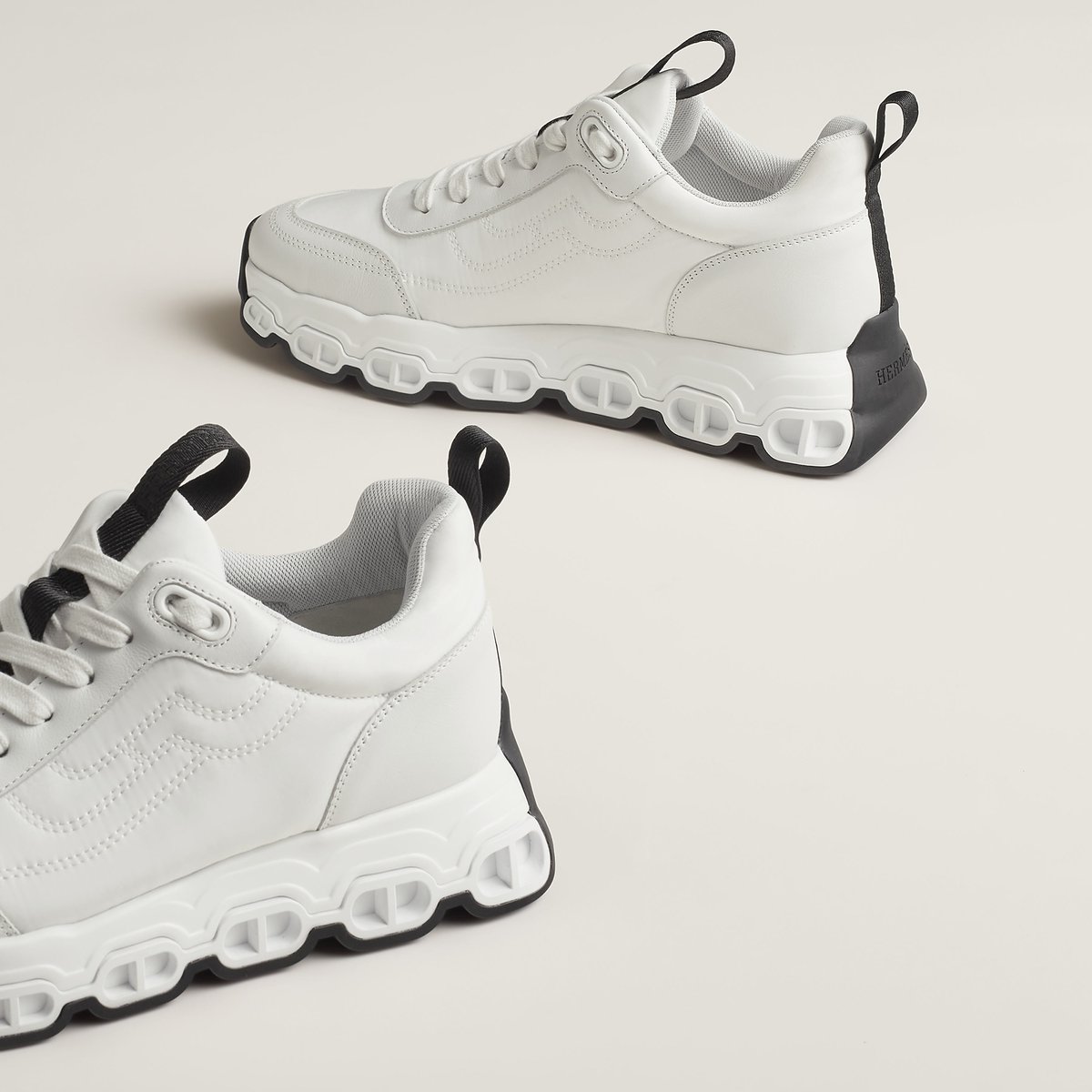 Blanc Impulse Sneaker