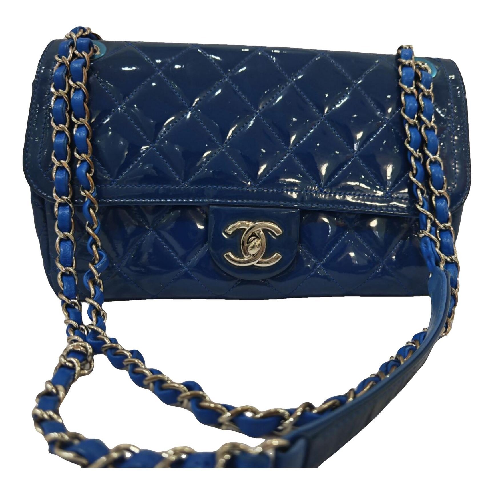 Timeless/Classique patent leather crossbody bag