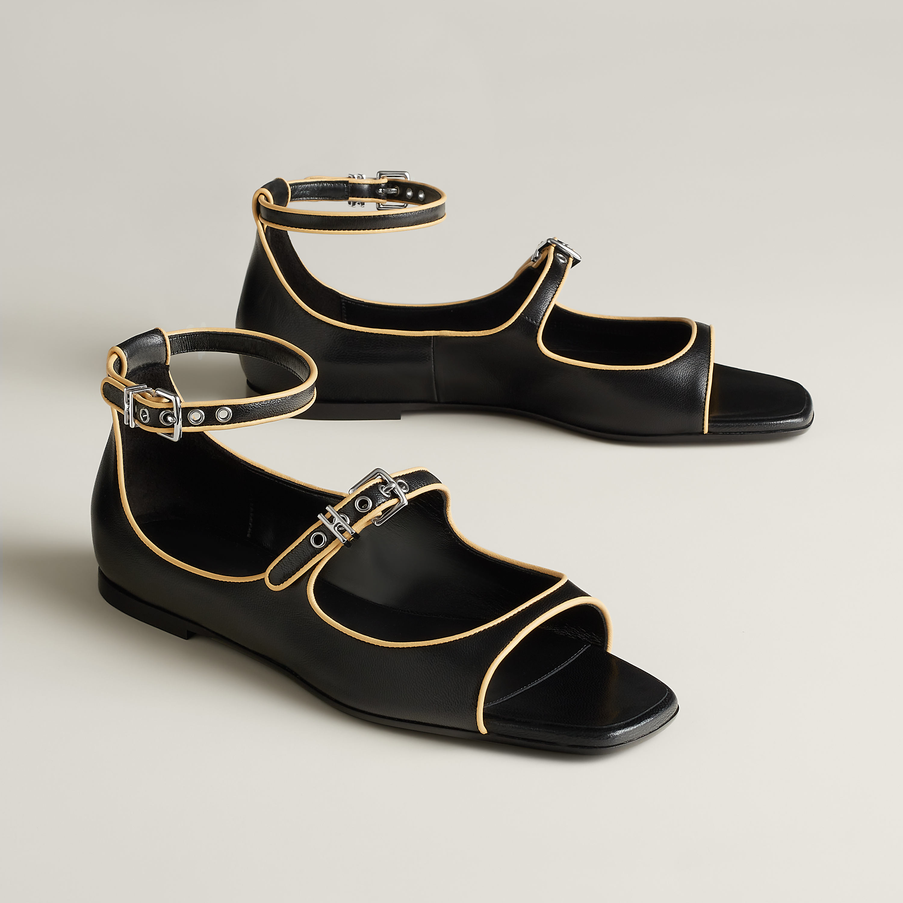 Kristen sandal