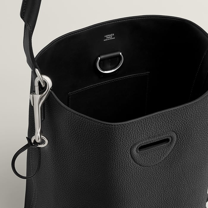 Noir Seau Mousqueton Bag