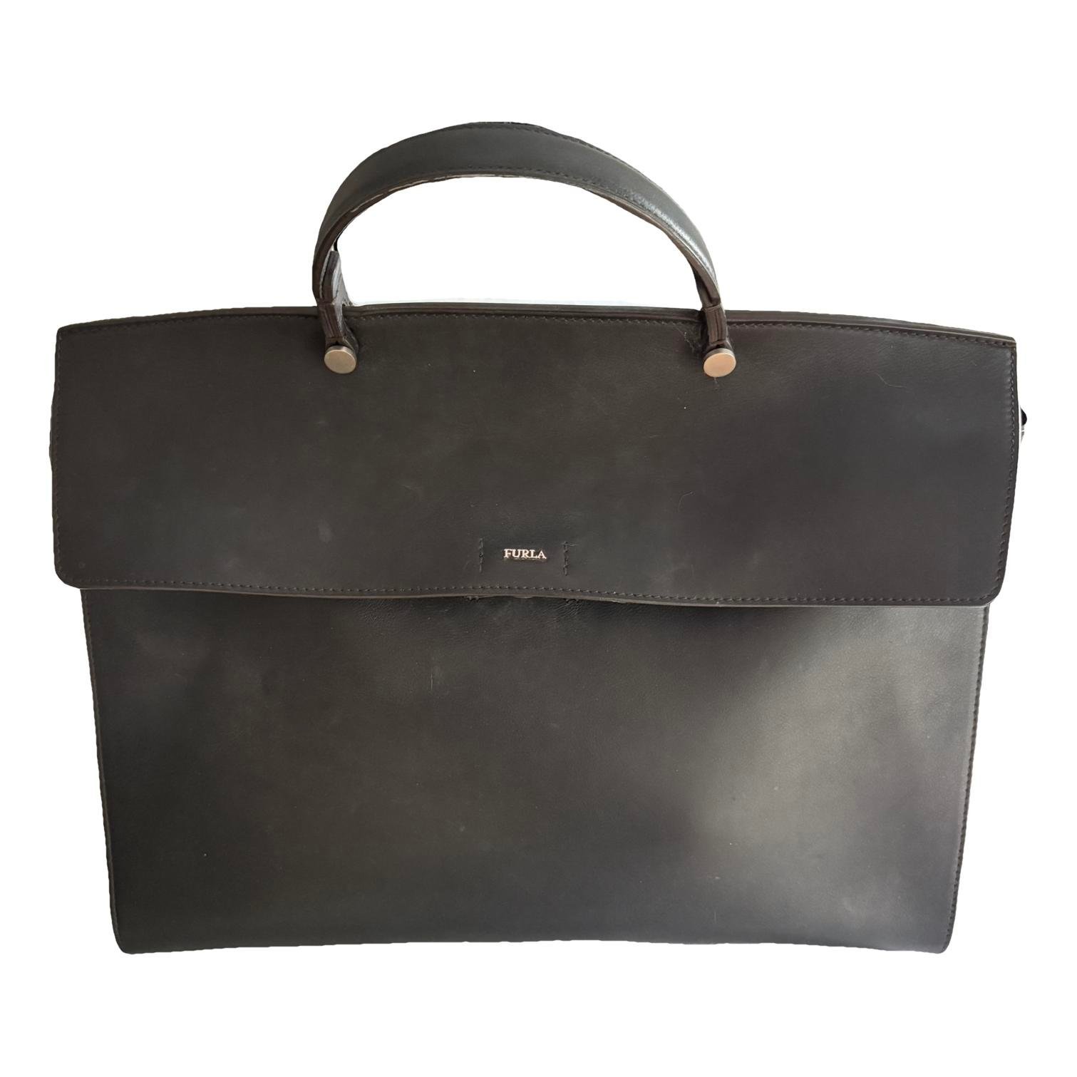 Leather travel bag