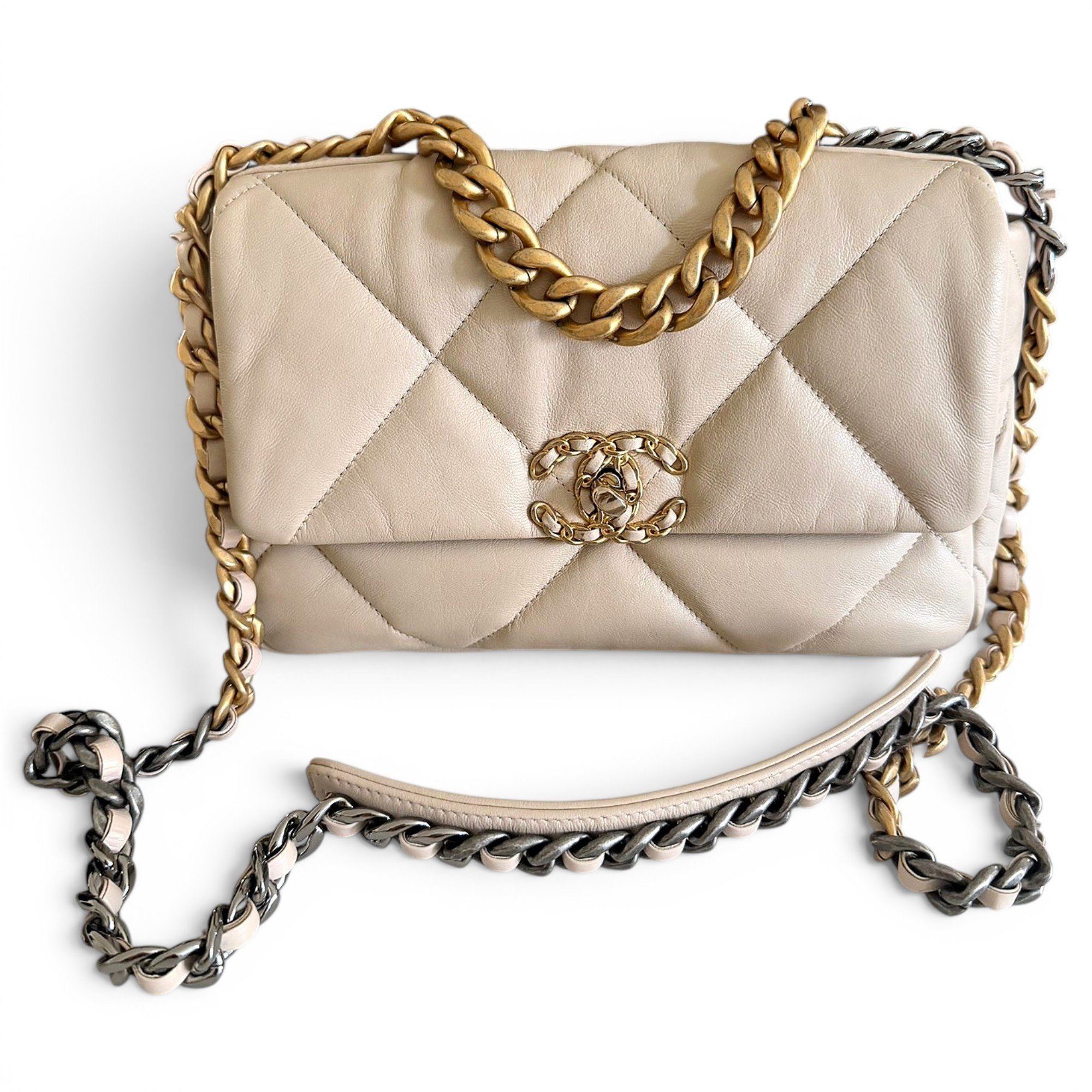 Chanel 19 leather handbag