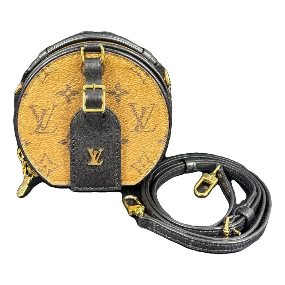 Boîte chapeau souple vinyl crossbody bag