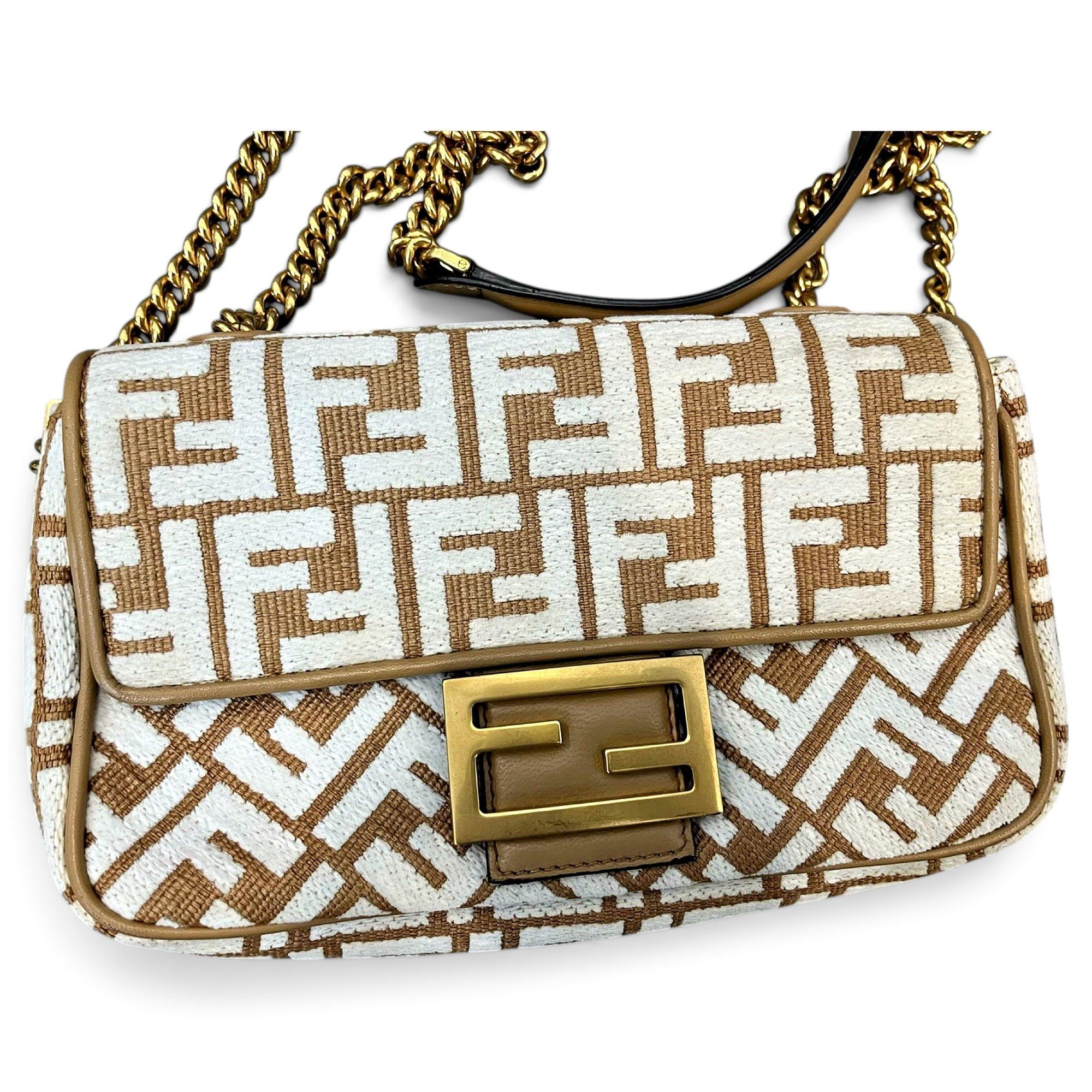 Baguette handbag