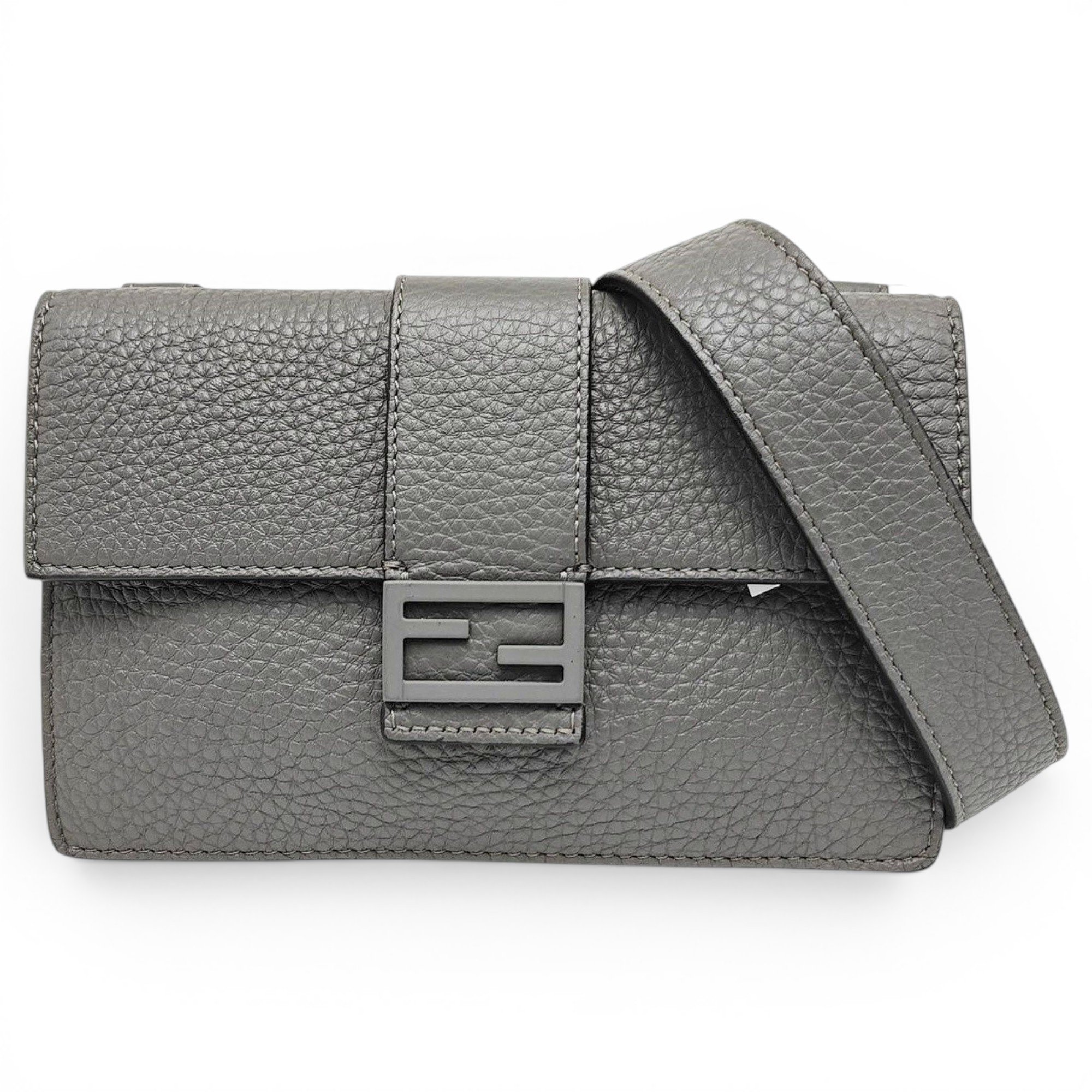 Baguette leather handbag