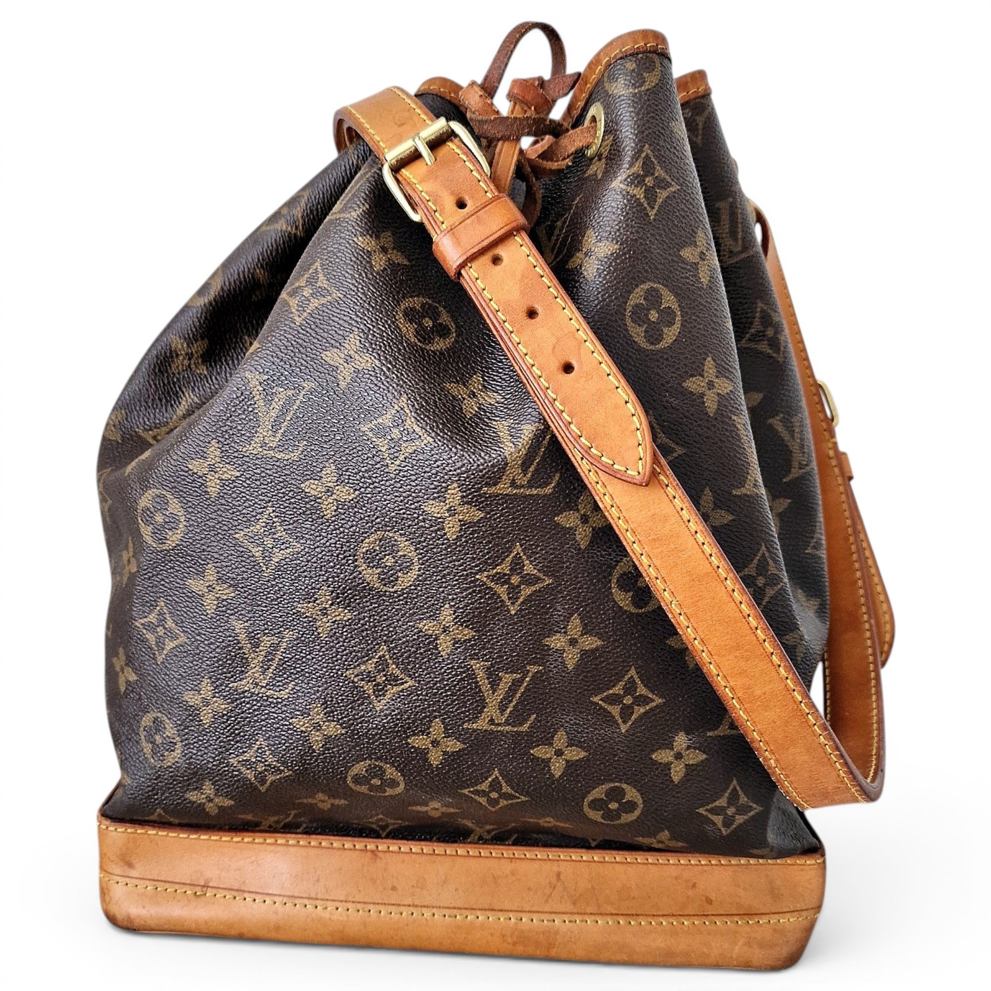 Noé leather handbag