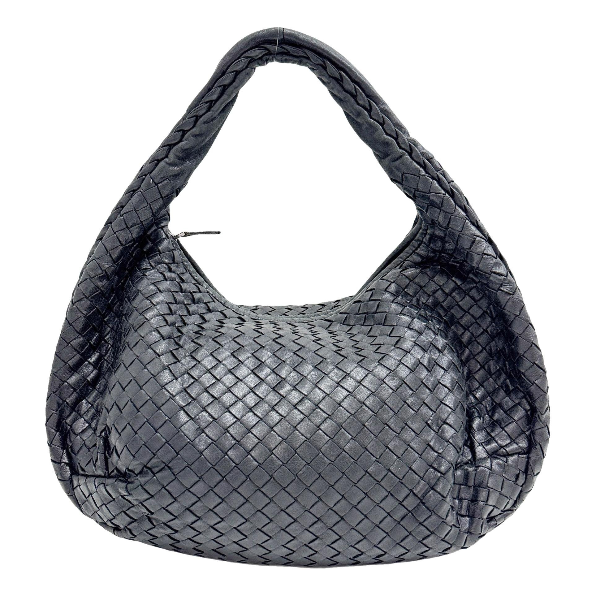 Veneta leather handbag