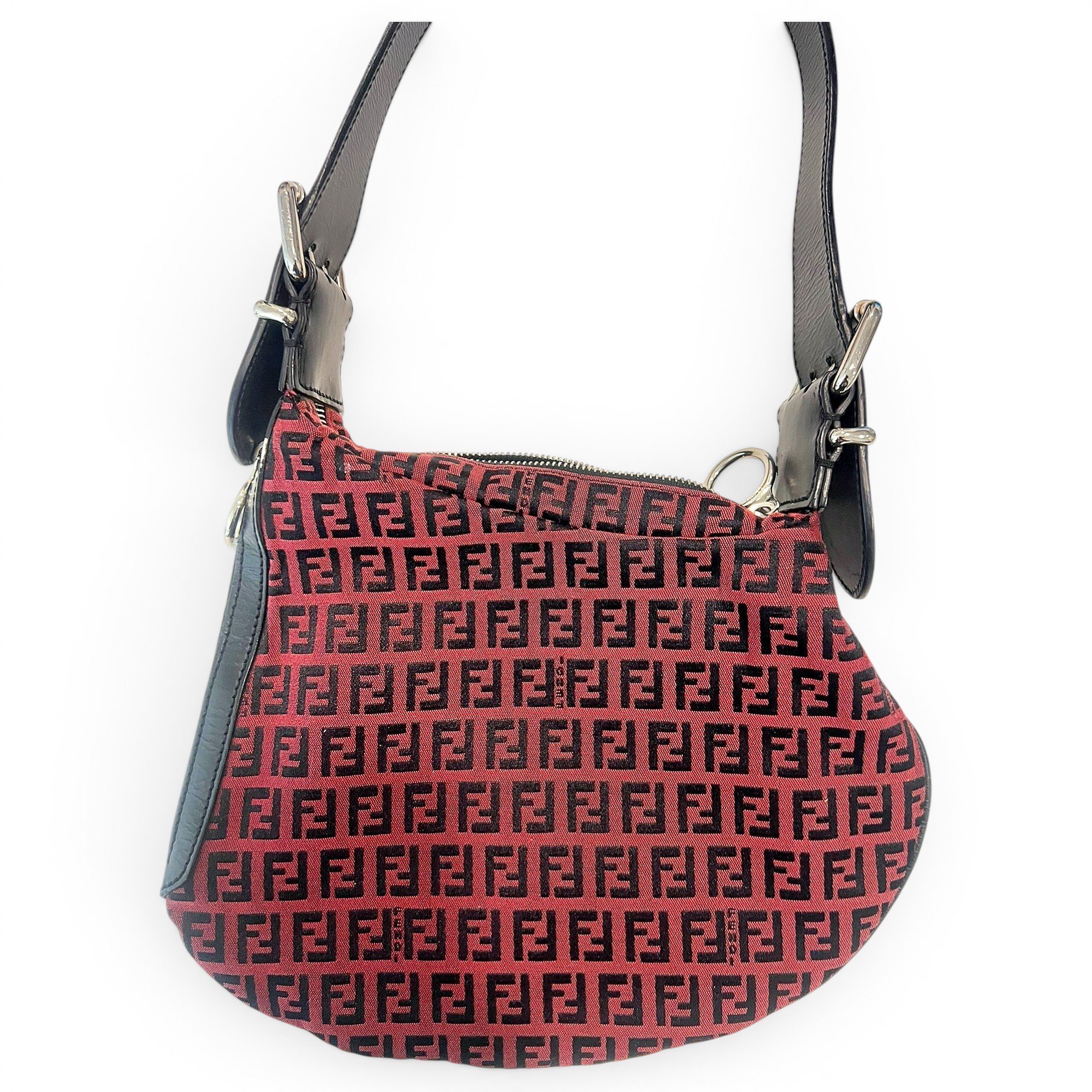 Oyster cloth handbag