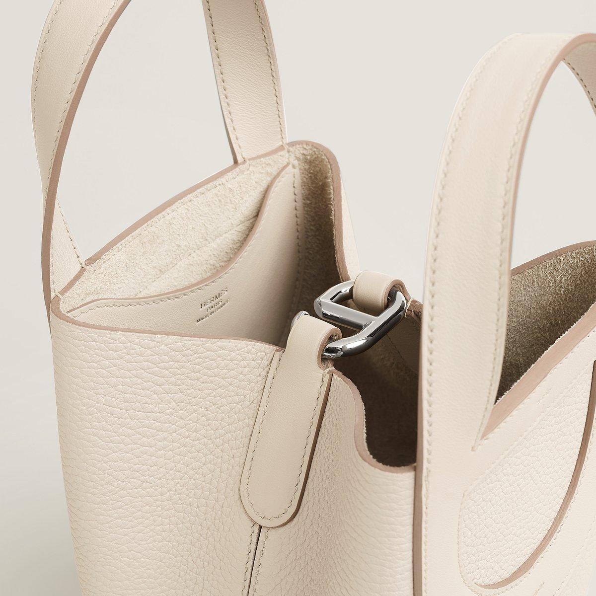 Hermès In-the-Loop 18 백