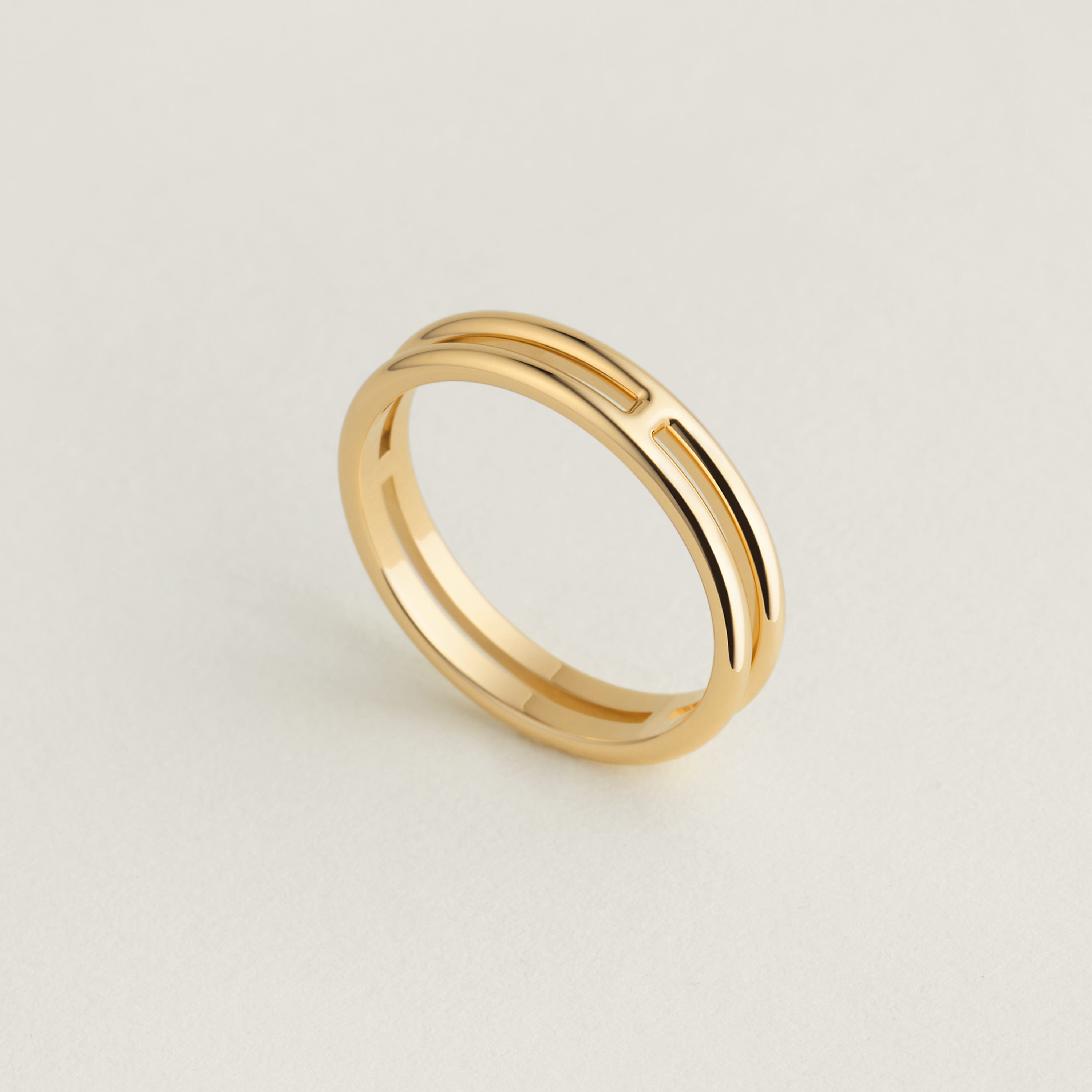 Ariane wedding band
