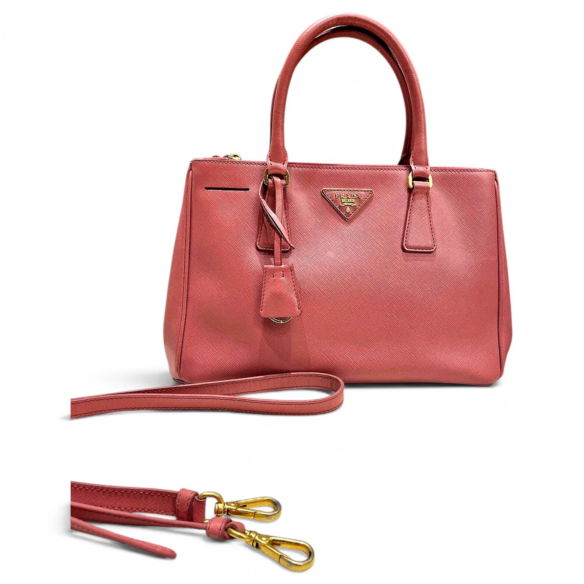 Monochrome leather handbag