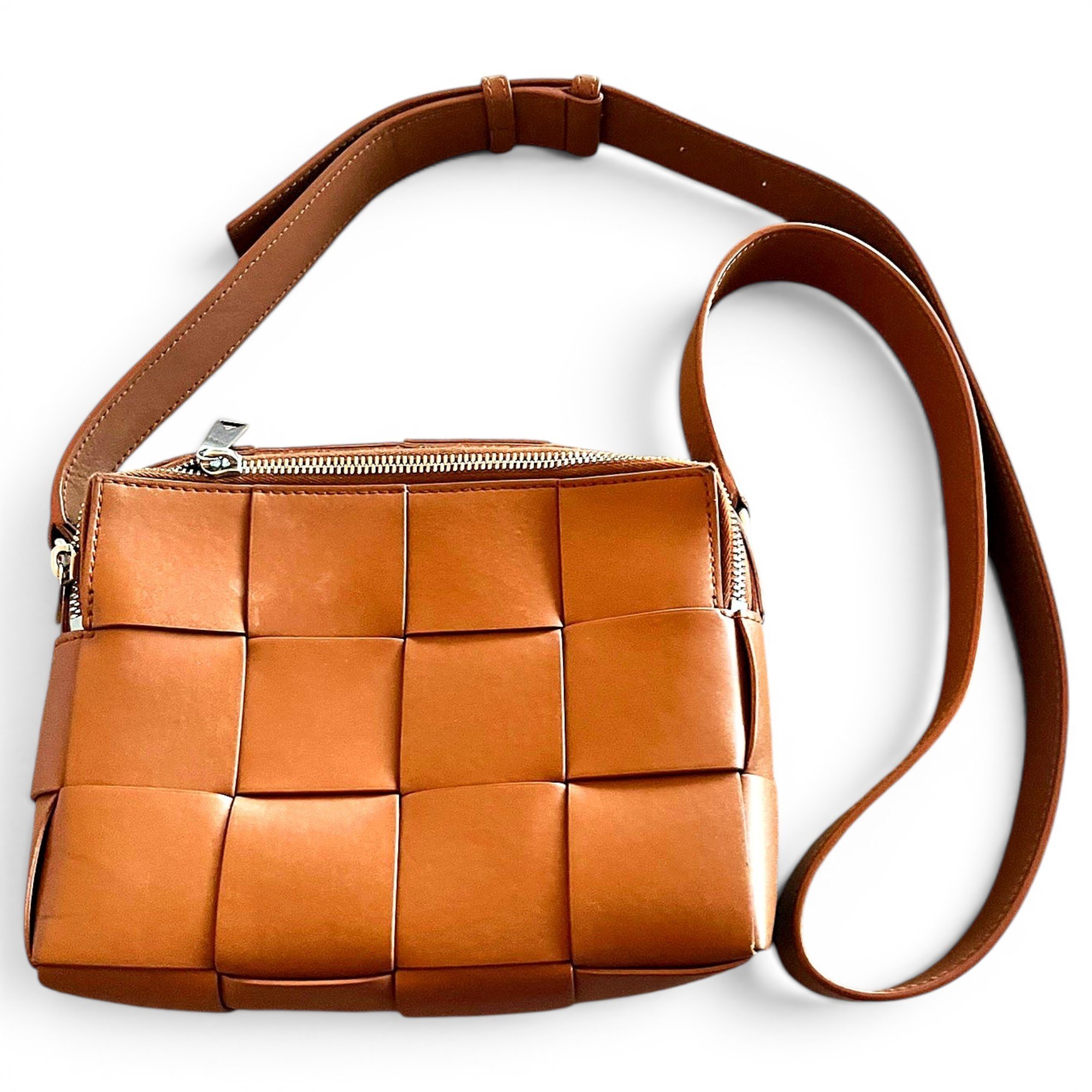 Cassette leather crossbody bag