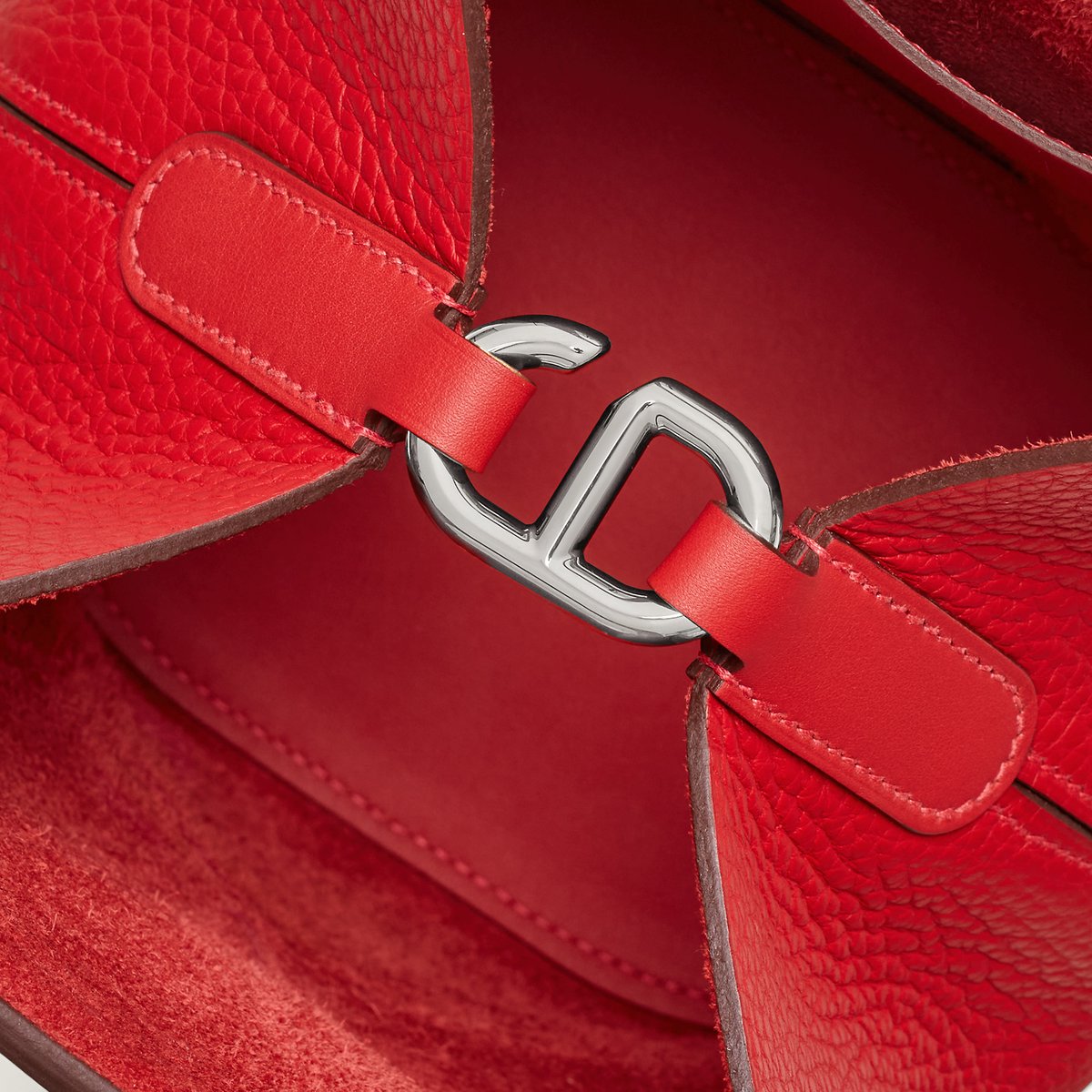 Hermès In-the-Loop 18 백