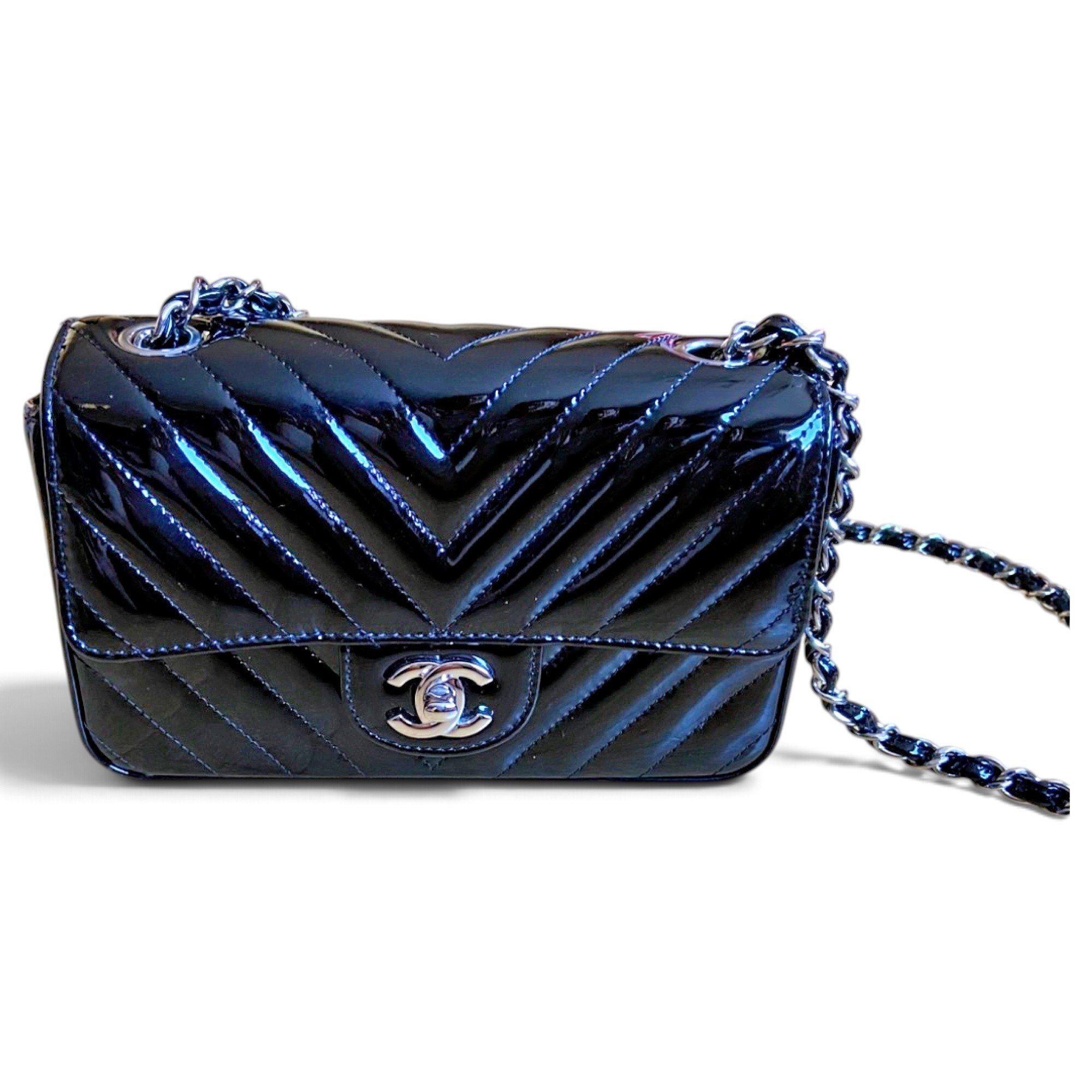 Timeless/Classique patent leather crossbody bag