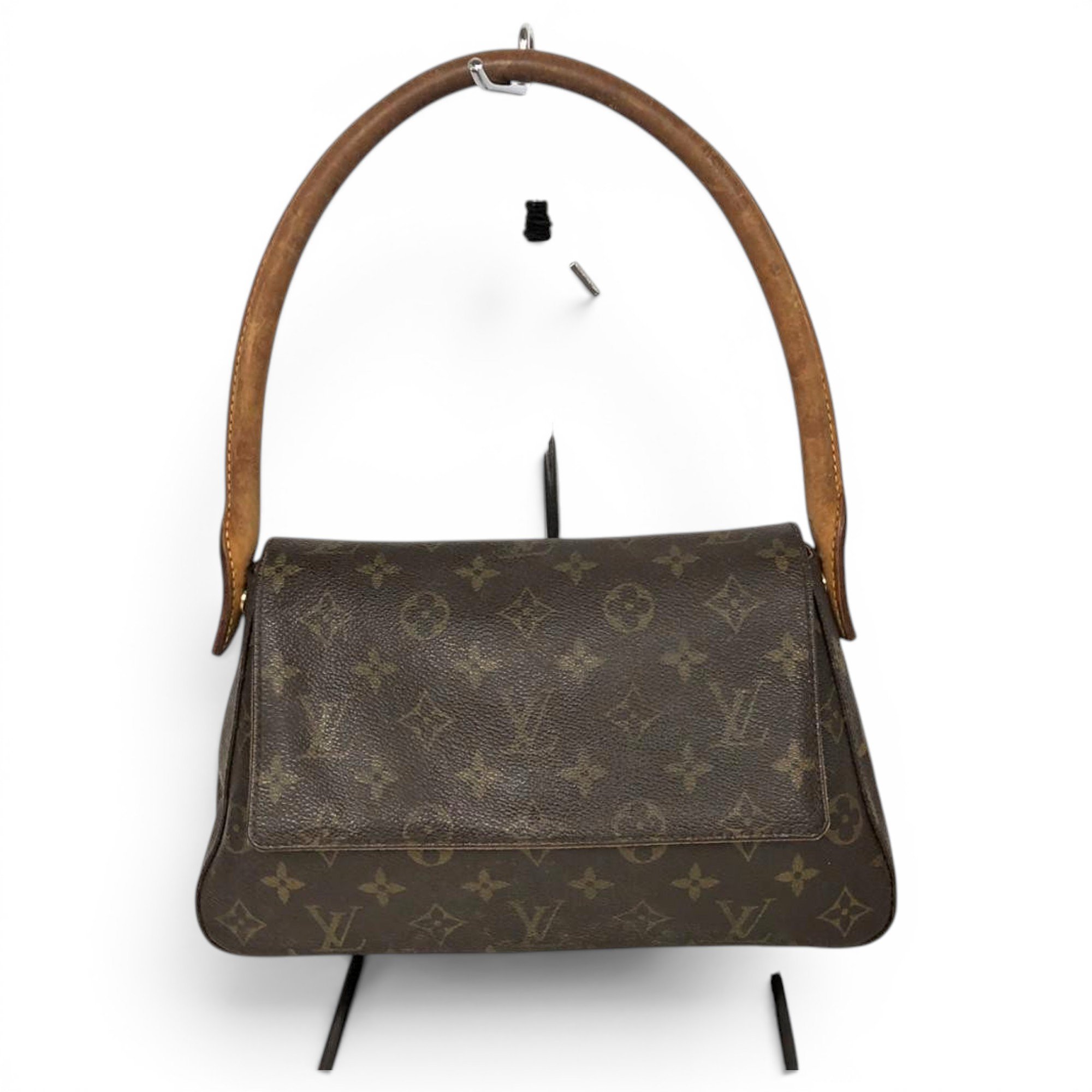 Looping leather handbag