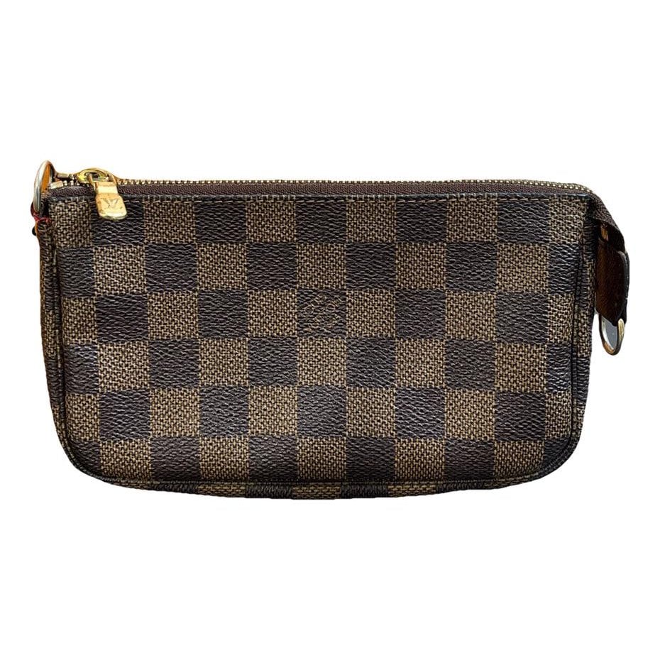 Rivets leather handbag