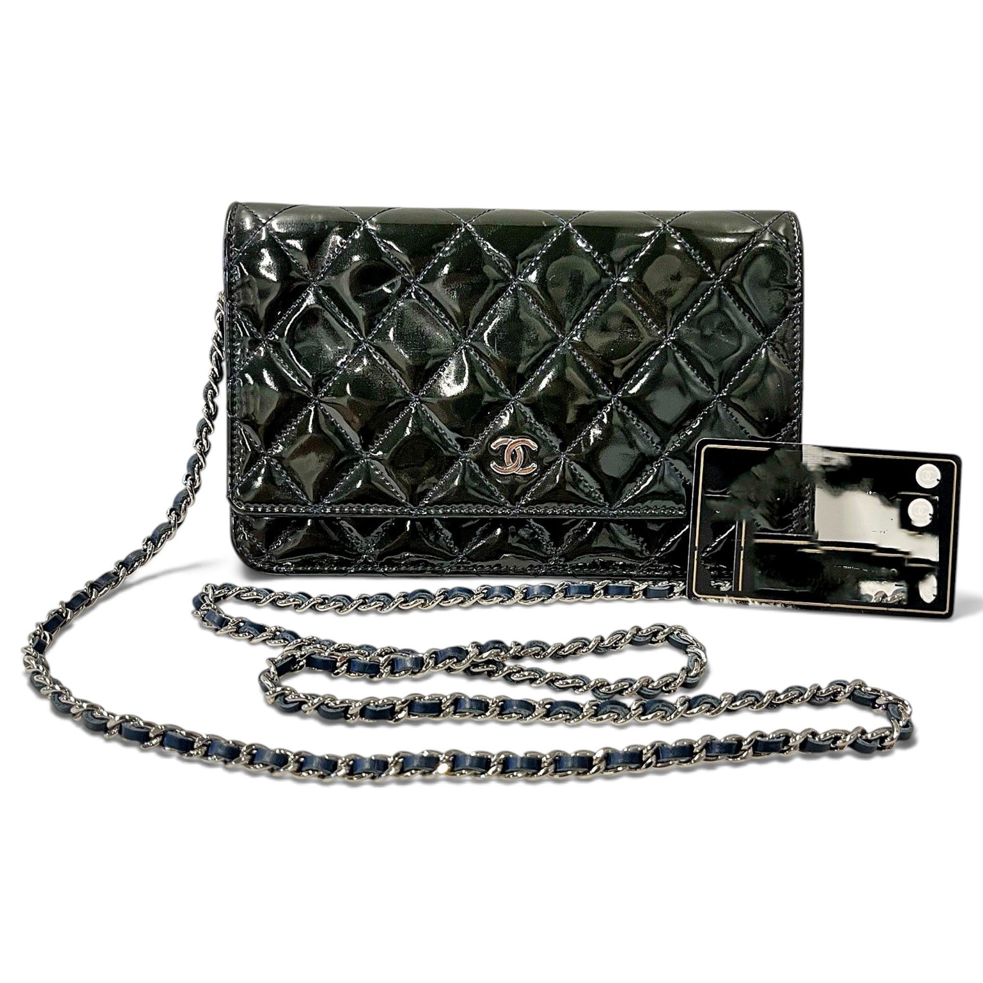 Wallet On Chain Timeless/Classique patent leather crossbody bag