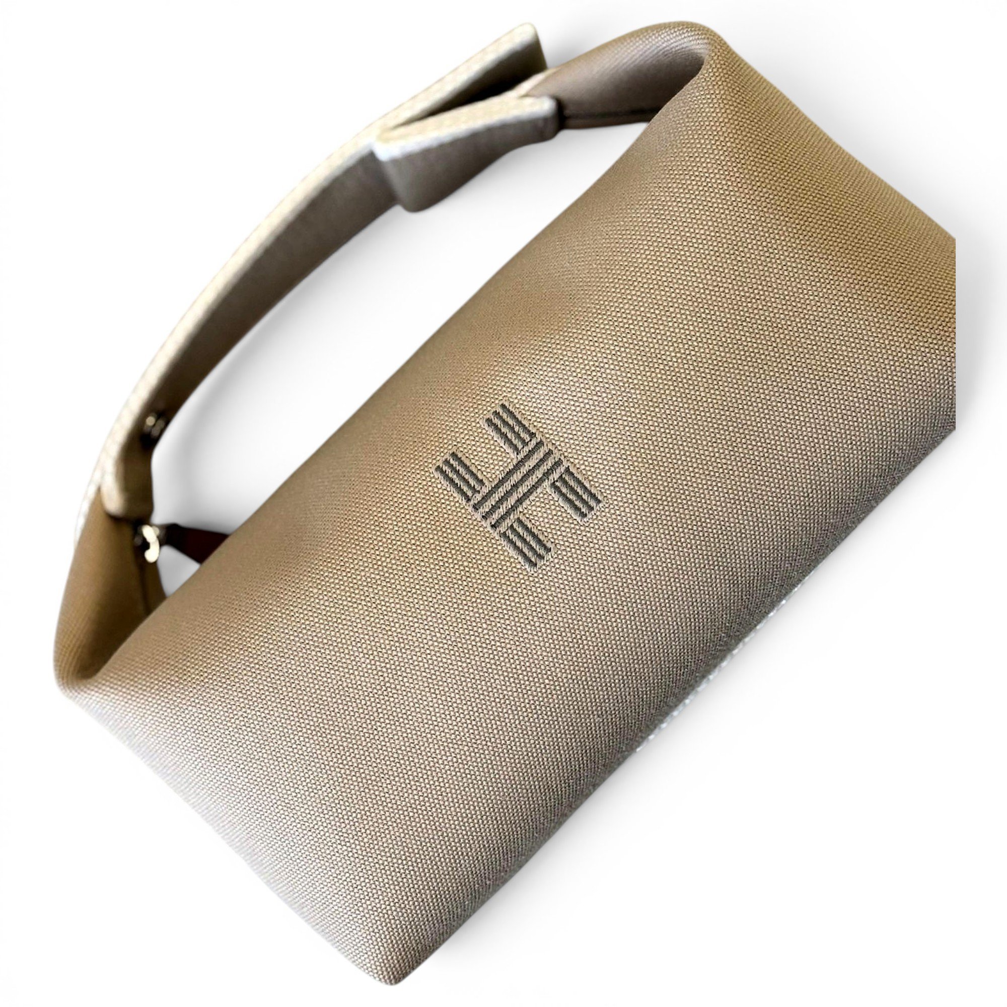 Bride à brac cloth vanity case