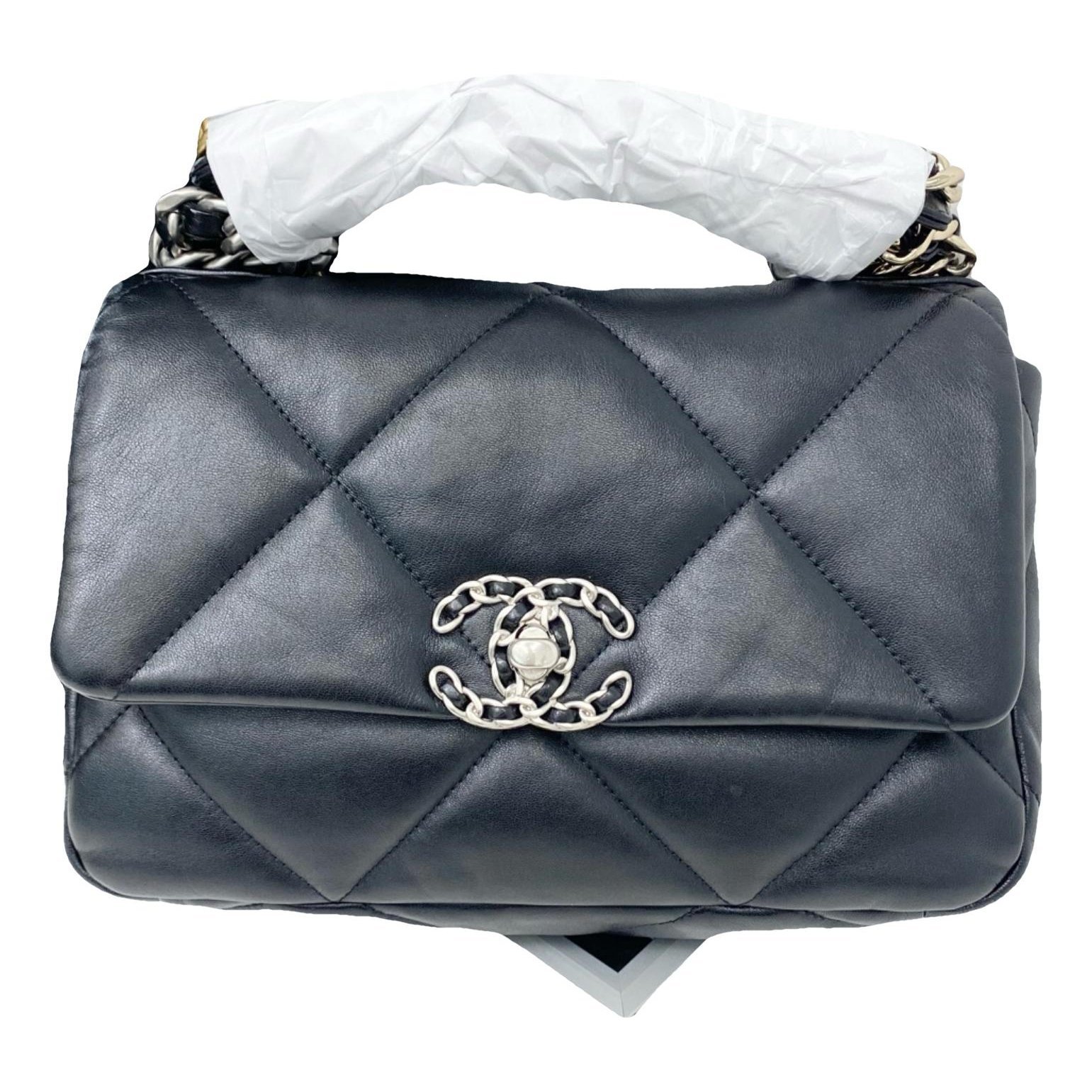 Chanel 19 leather handbag