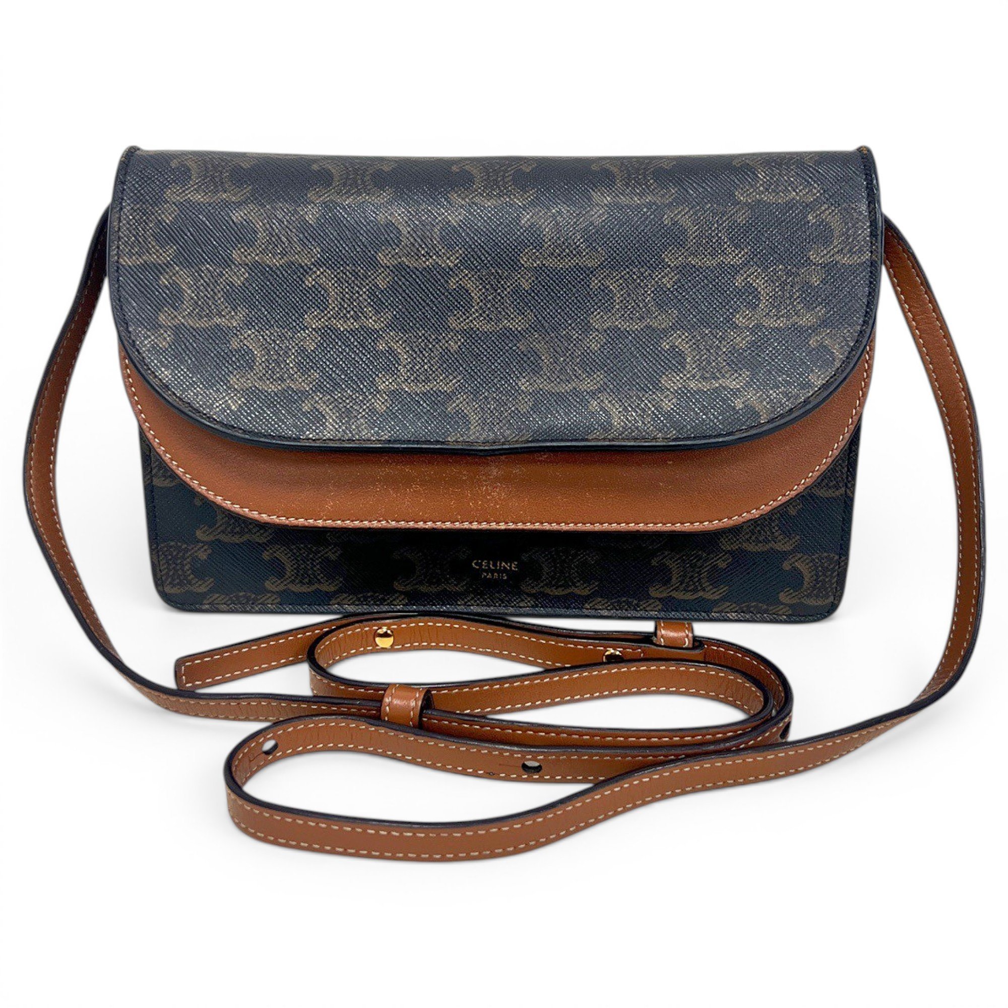 Case flap leather handbag