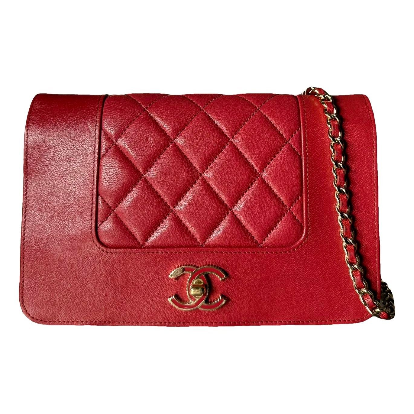 Wallet On Chain leather crossbody bag