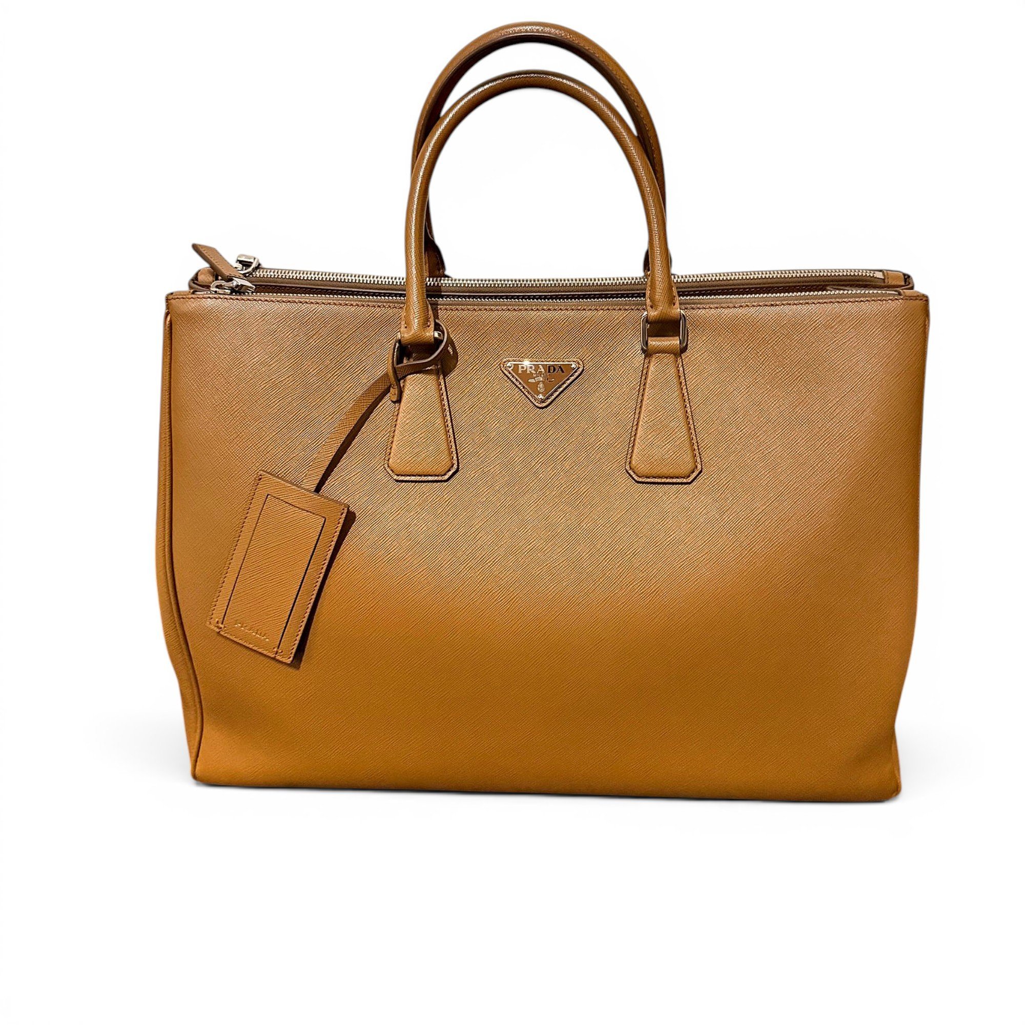 Leather travel bag
